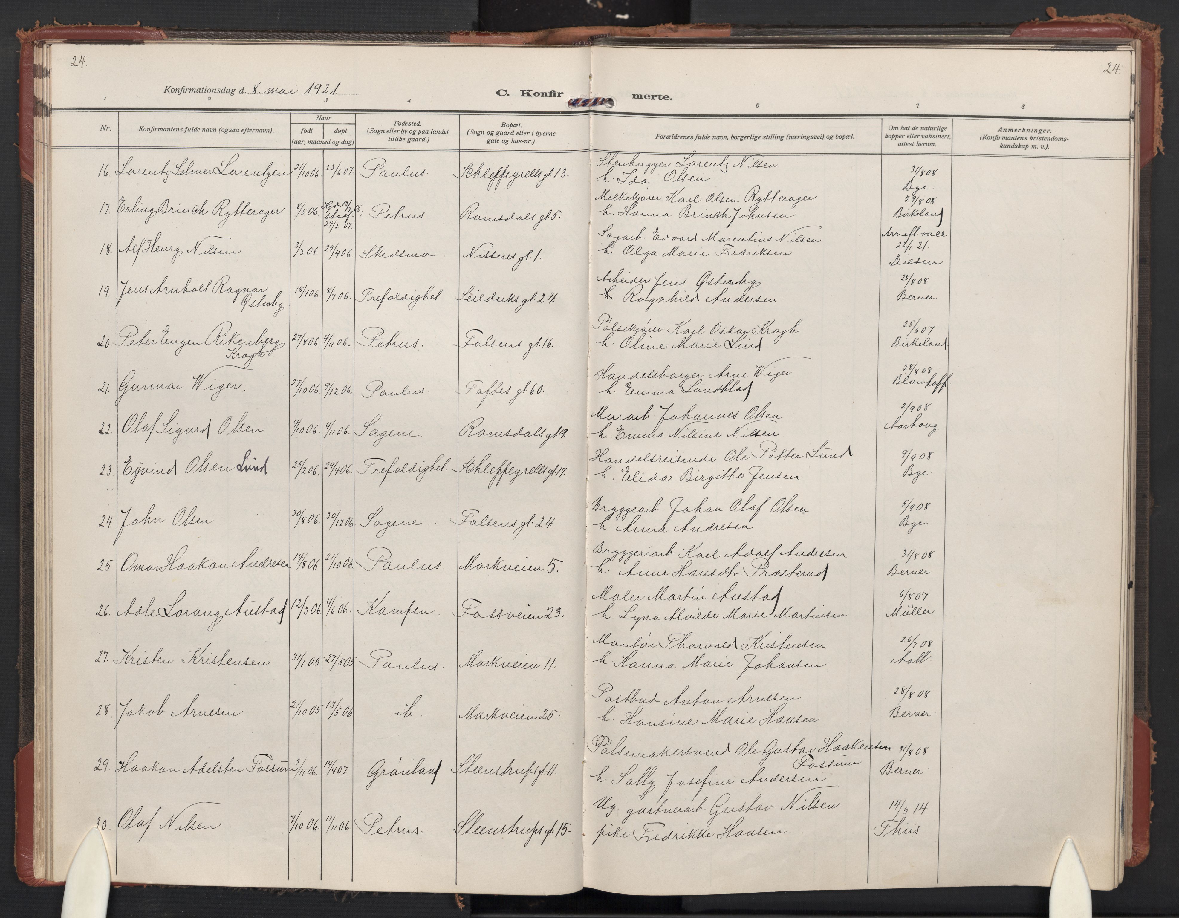 Paulus prestekontor Kirkebøker, AV/SAO-A-10871/F/Fa/L0026: Parish register (official) no. 26, 1920-1932, p. 24