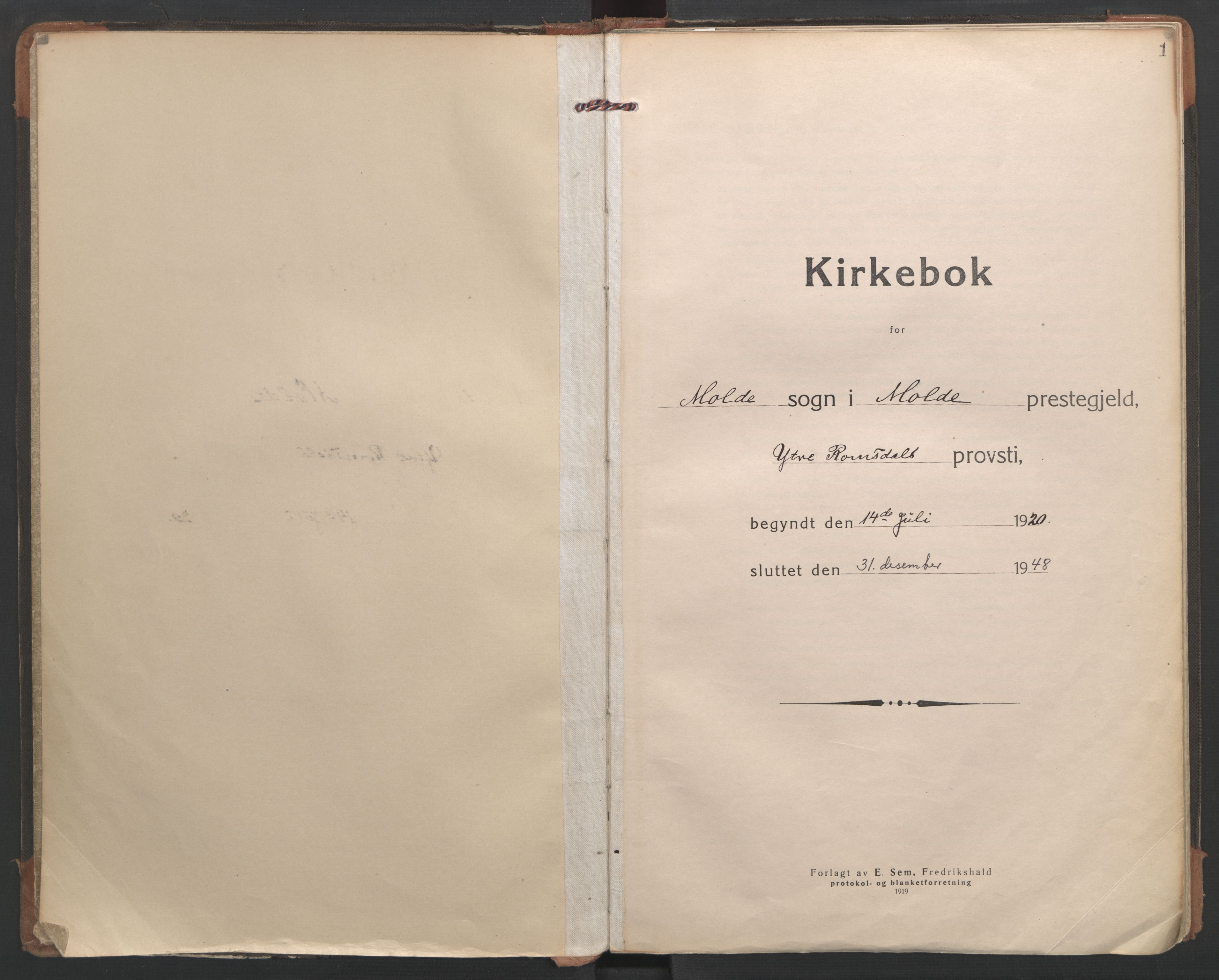 Ministerialprotokoller, klokkerbøker og fødselsregistre - Møre og Romsdal, SAT/A-1454/558/L0697: Parish register (official) no. 558A11, 1920-1948, p. 1