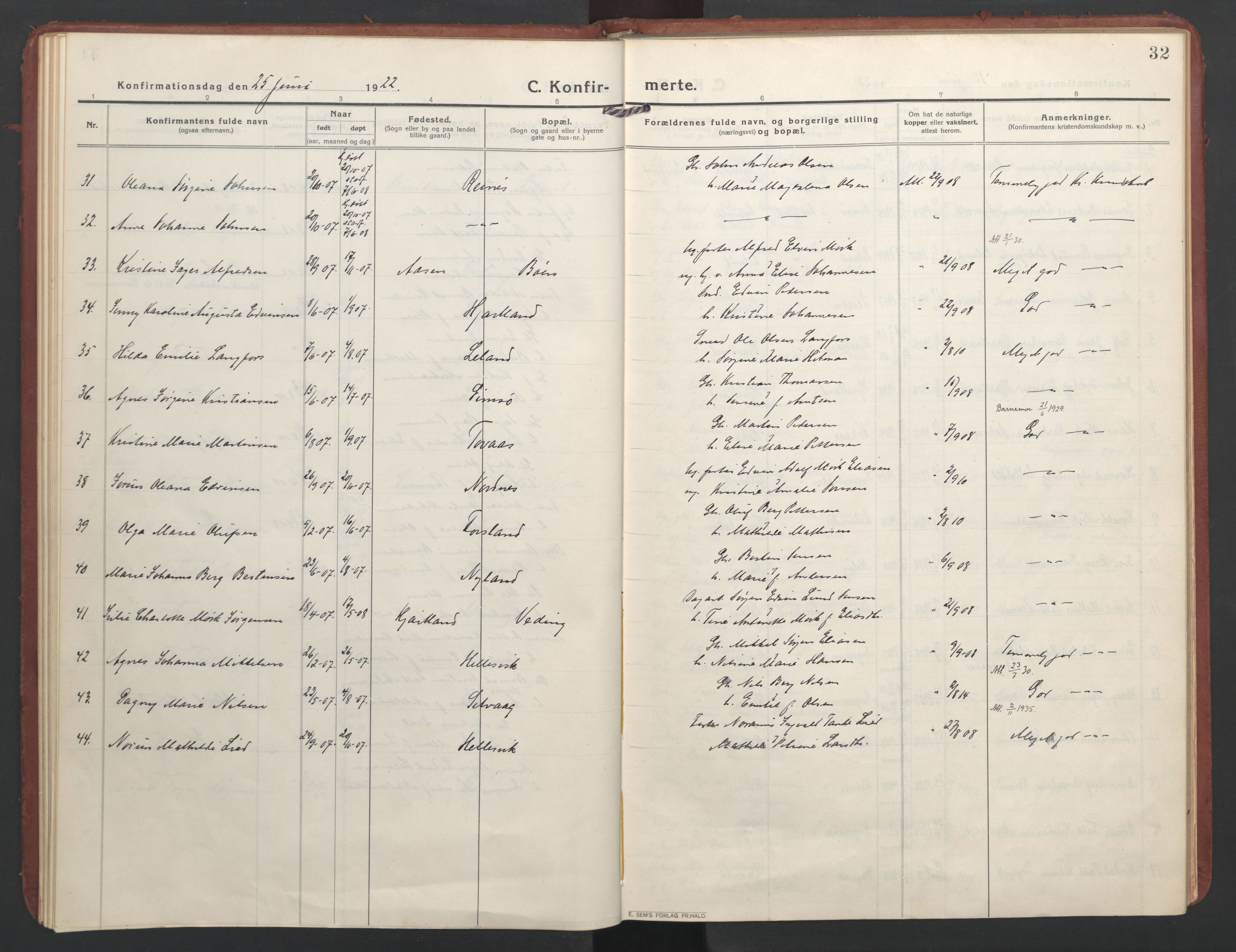 Ministerialprotokoller, klokkerbøker og fødselsregistre - Nordland, AV/SAT-A-1459/832/L0492: Parish register (official) no. 832A01, 1916-1934, p. 32