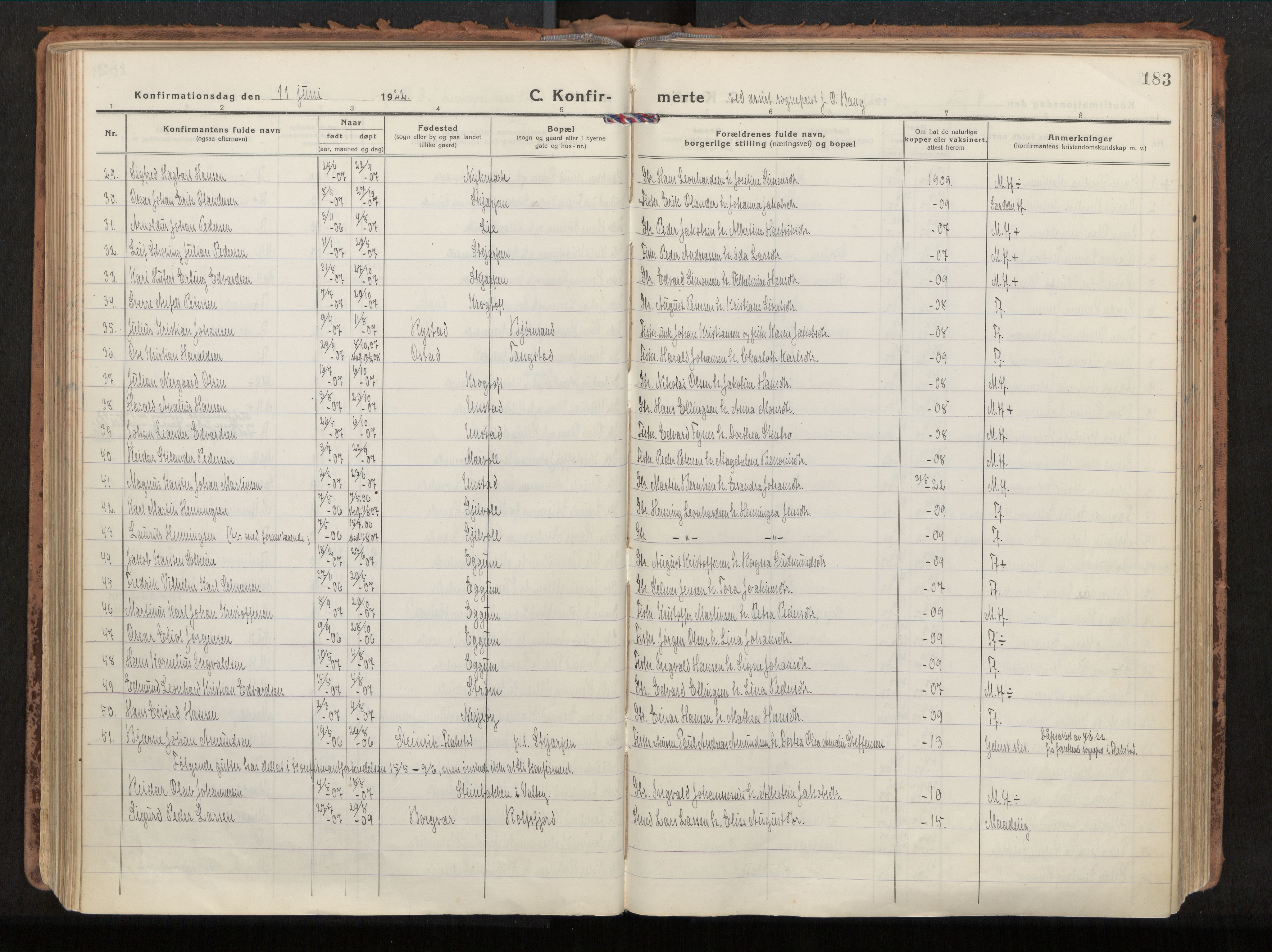 Ministerialprotokoller, klokkerbøker og fødselsregistre - Nordland, SAT/A-1459/880/L1136: Parish register (official) no. 880A10, 1919-1927, p. 183