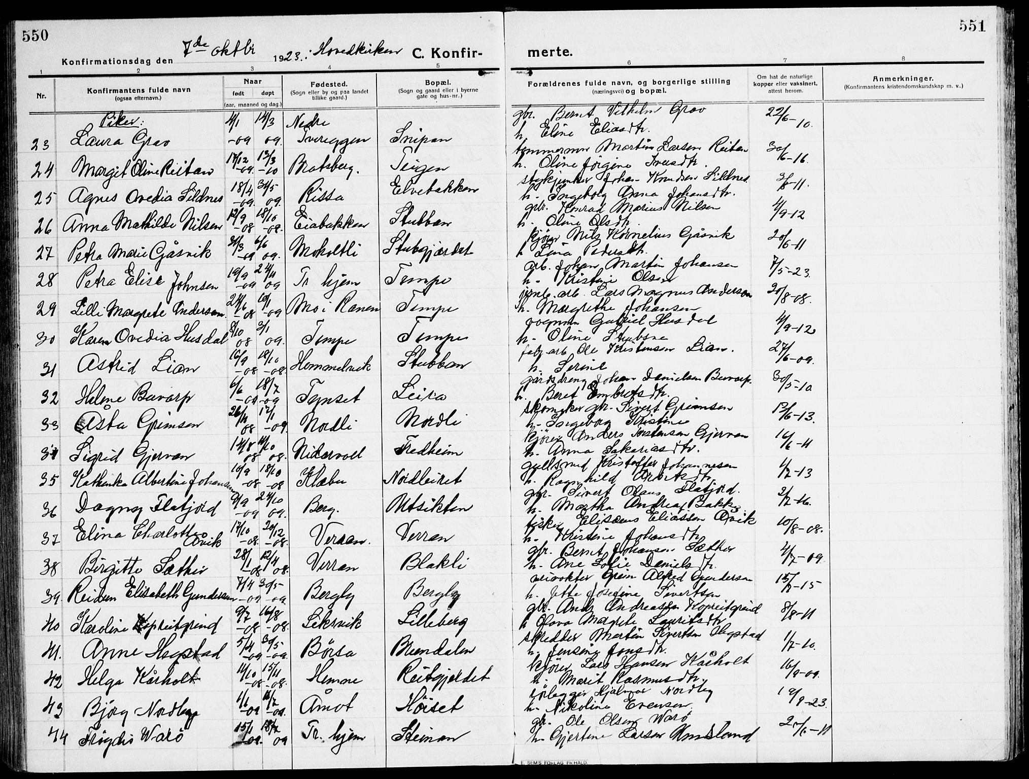 Ministerialprotokoller, klokkerbøker og fødselsregistre - Sør-Trøndelag, SAT/A-1456/607/L0321: Parish register (official) no. 607A05, 1916-1935, p. 550-551