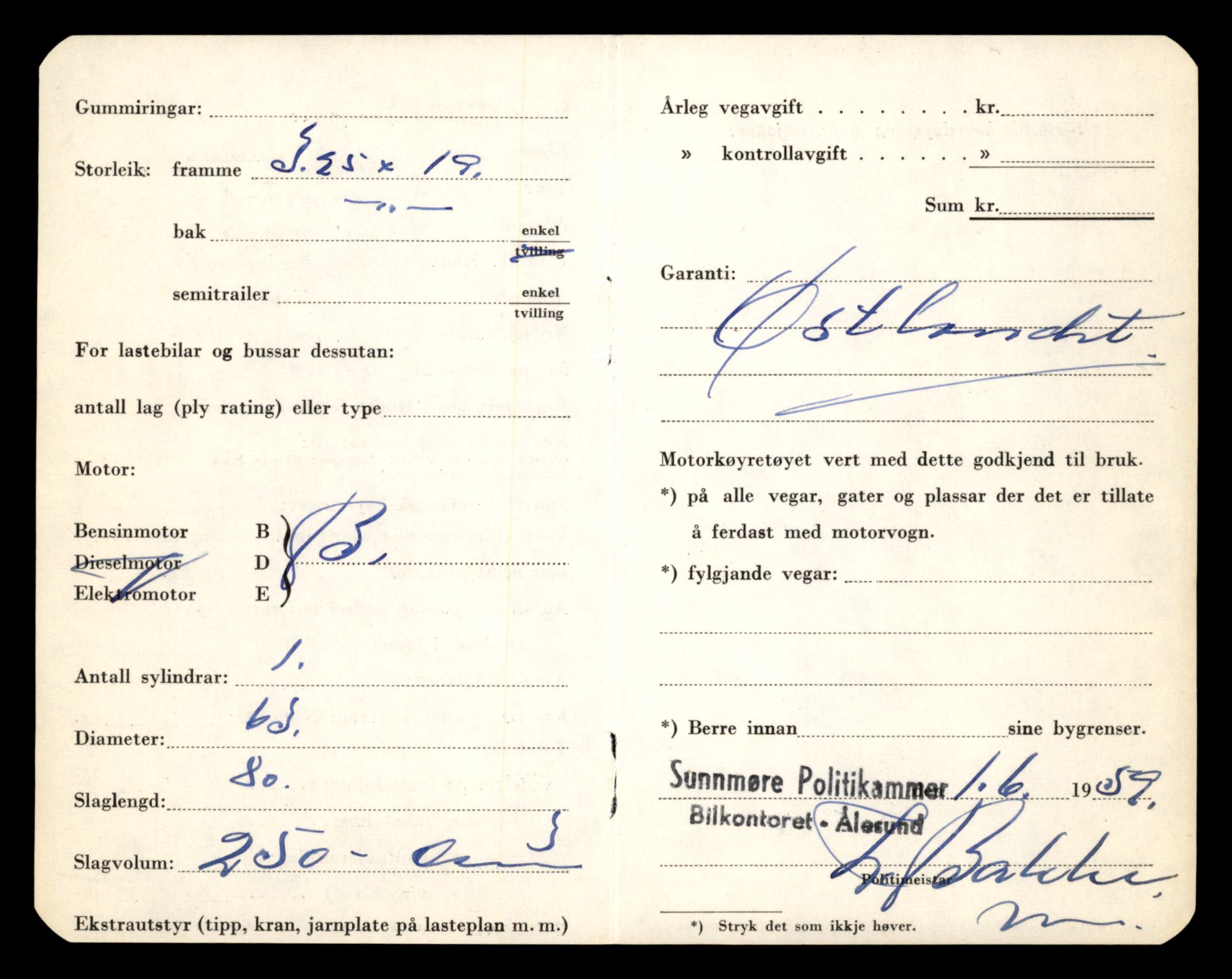 Møre og Romsdal vegkontor - Ålesund trafikkstasjon, AV/SAT-A-4099/F/Fe/L0037: Registreringskort for kjøretøy T 13031 - T 13179, 1927-1998, p. 670