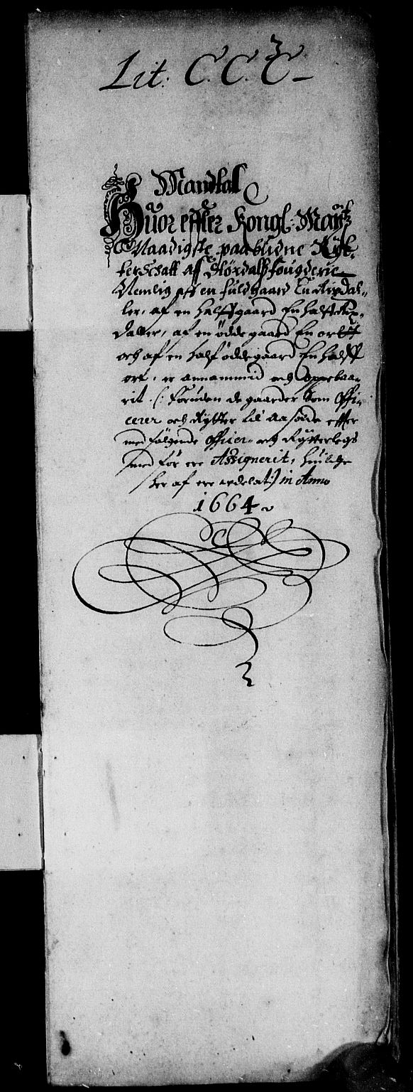 Rentekammeret inntil 1814, Reviderte regnskaper, Stiftamtstueregnskaper, Trondheim stiftamt og Nordland amt, AV/RA-EA-6044/R/Rd/L0010: Trondheim stiftamt, 1664