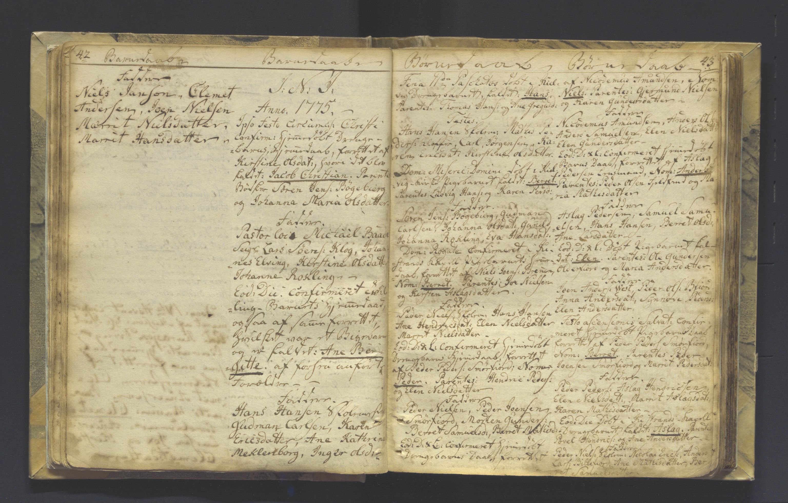 Kistrand/Porsanger sokneprestembete, AV/SATØ-S-1351/H/Ha/L0001.kirke: Parish register (official) no. 1, 1764-1792, p. 42-43