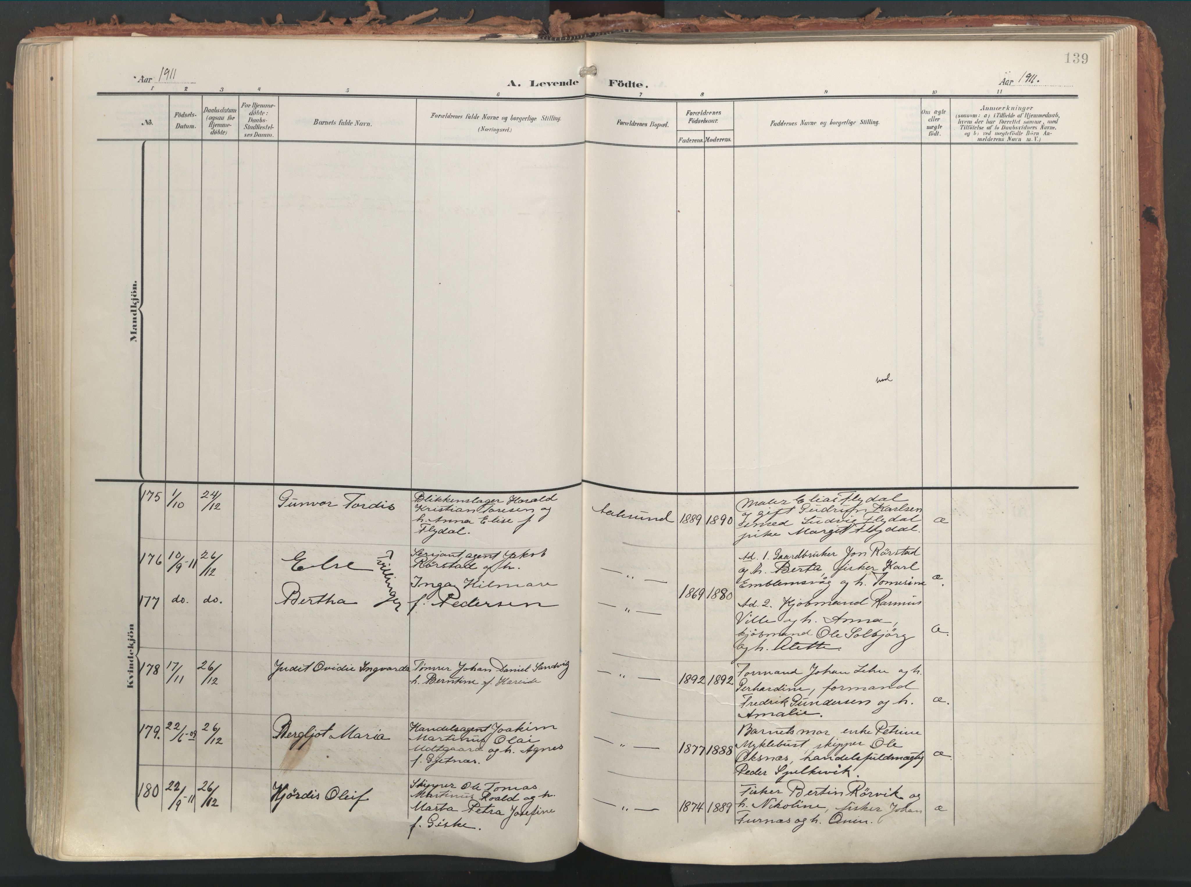 Ministerialprotokoller, klokkerbøker og fødselsregistre - Møre og Romsdal, AV/SAT-A-1454/529/L0460: Parish register (official) no. 529A10, 1906-1917, p. 139