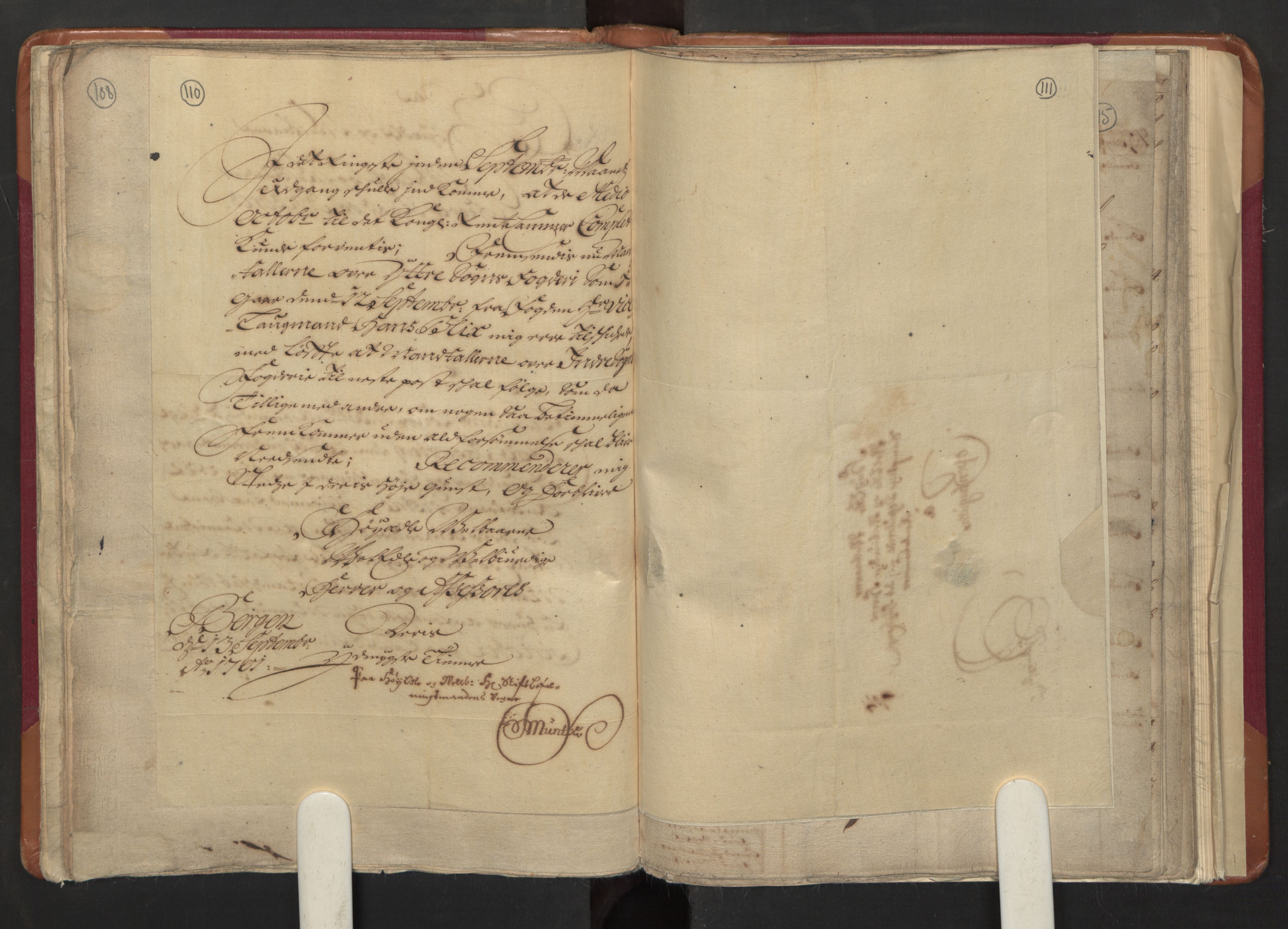 RA, Census (manntall) 1701, no. 8: Ytre Sogn fogderi and Indre Sogn fogderi, 1701, p. 110-111
