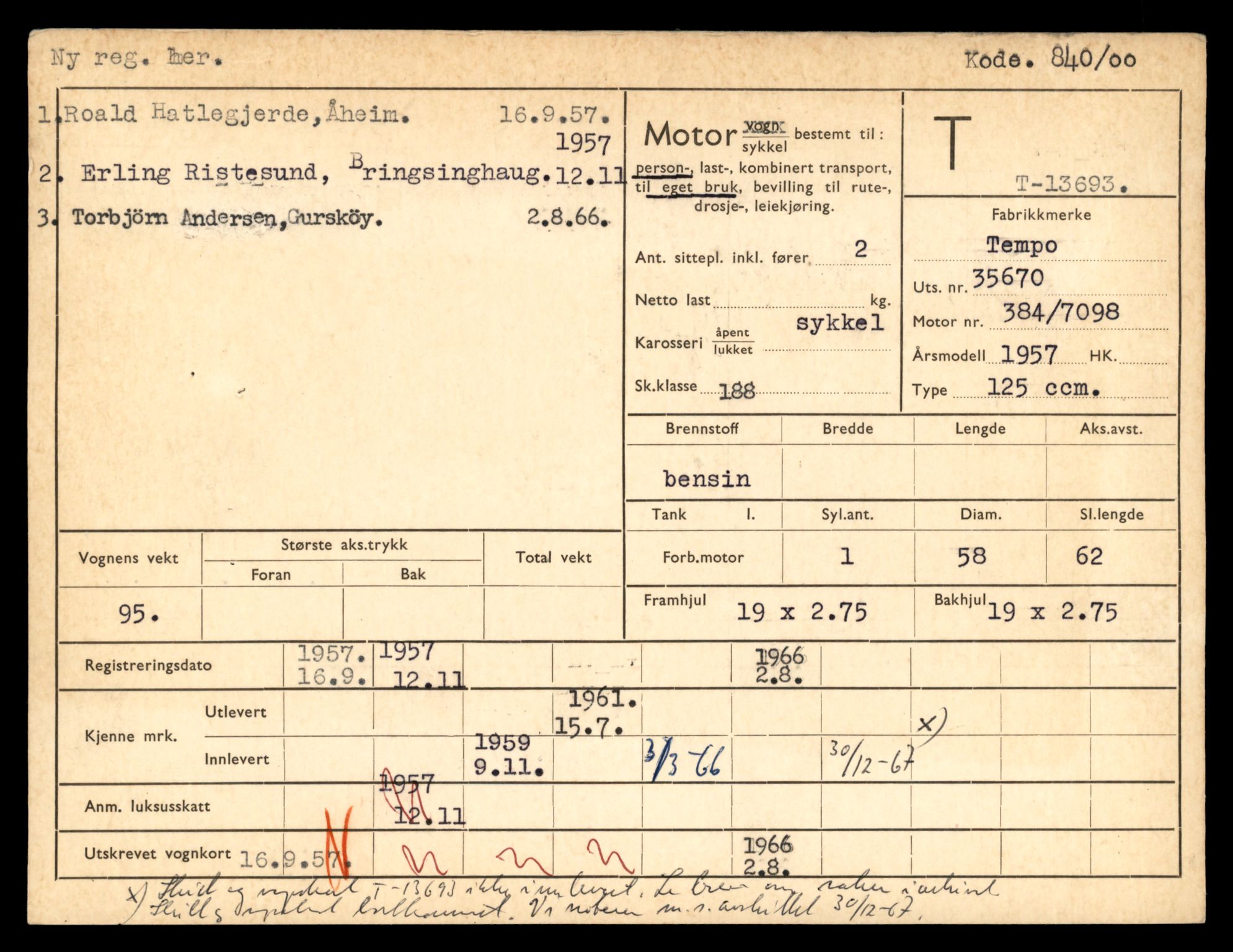 Møre og Romsdal vegkontor - Ålesund trafikkstasjon, AV/SAT-A-4099/F/Fe/L0040: Registreringskort for kjøretøy T 13531 - T 13709, 1927-1998, p. 2767