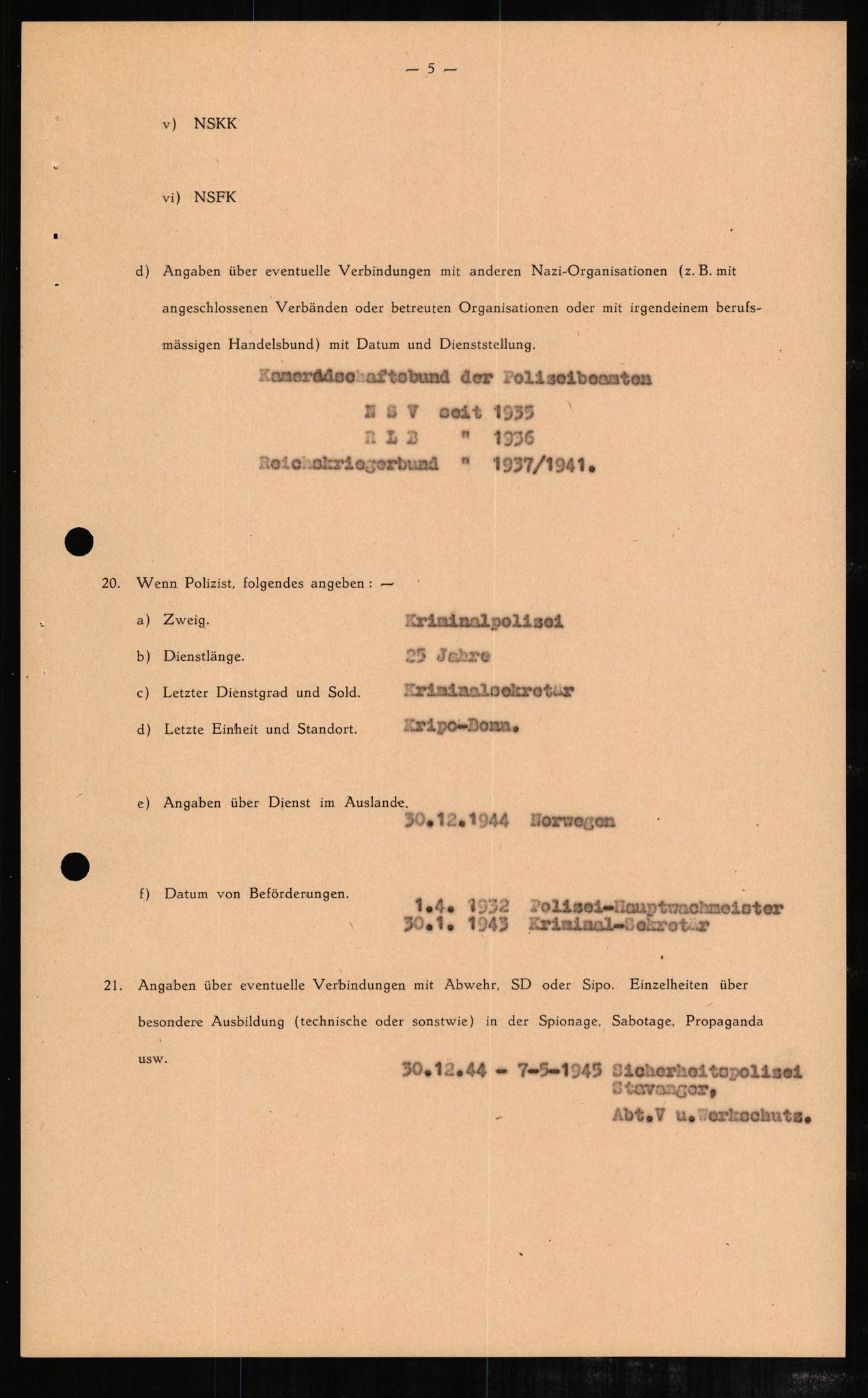 Forsvaret, Forsvarets overkommando II, RA/RAFA-3915/D/Db/L0003: CI Questionaires. Tyske okkupasjonsstyrker i Norge. Tyskere., 1945-1946, p. 571