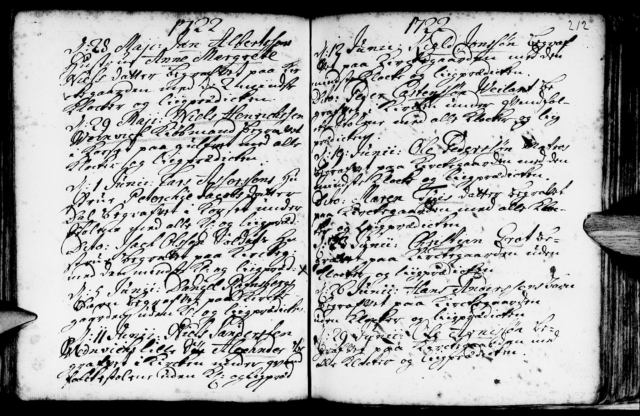 Nykirken Sokneprestembete, SAB/A-77101/H/Haa/L0009: Parish register (official) no. A 9, 1689-1759, p. 212