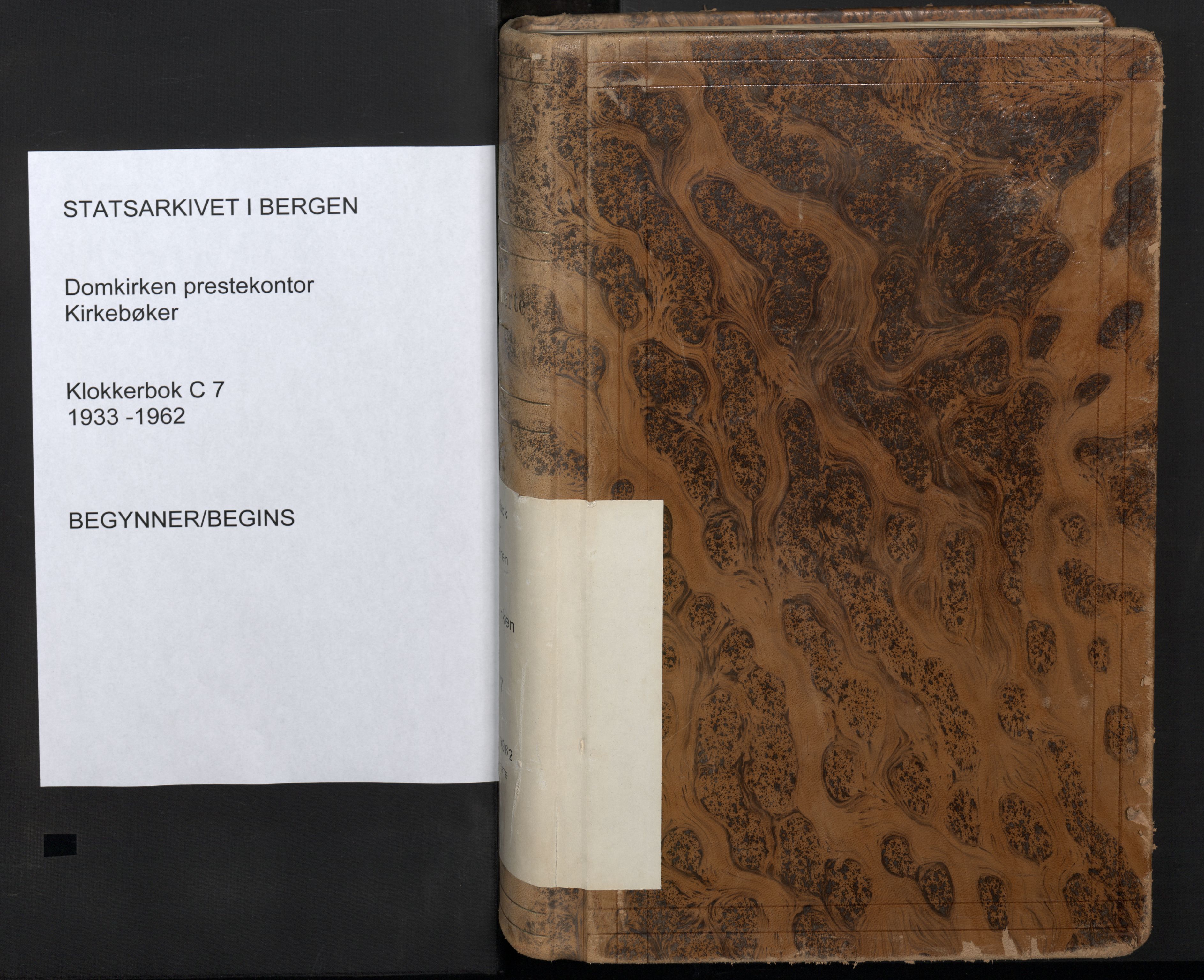 Domkirken sokneprestembete, SAB/A-74801/H/Hab/L0027: Parish register (copy) no. C 7, 1933-1962