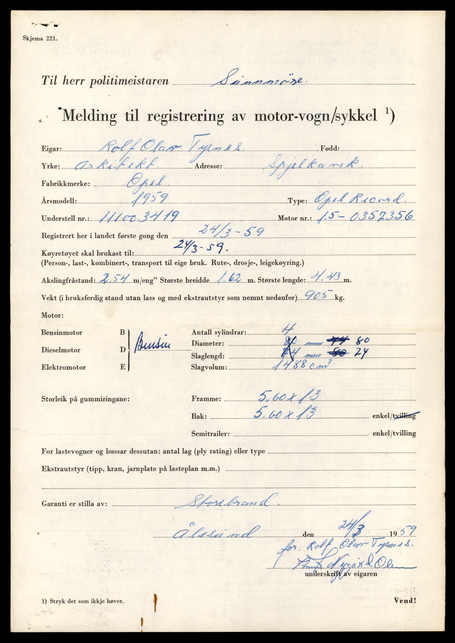 Møre og Romsdal vegkontor - Ålesund trafikkstasjon, AV/SAT-A-4099/F/Fe/L0042: Registreringskort for kjøretøy T 13906 - T 14079, 1927-1998, p. 2301