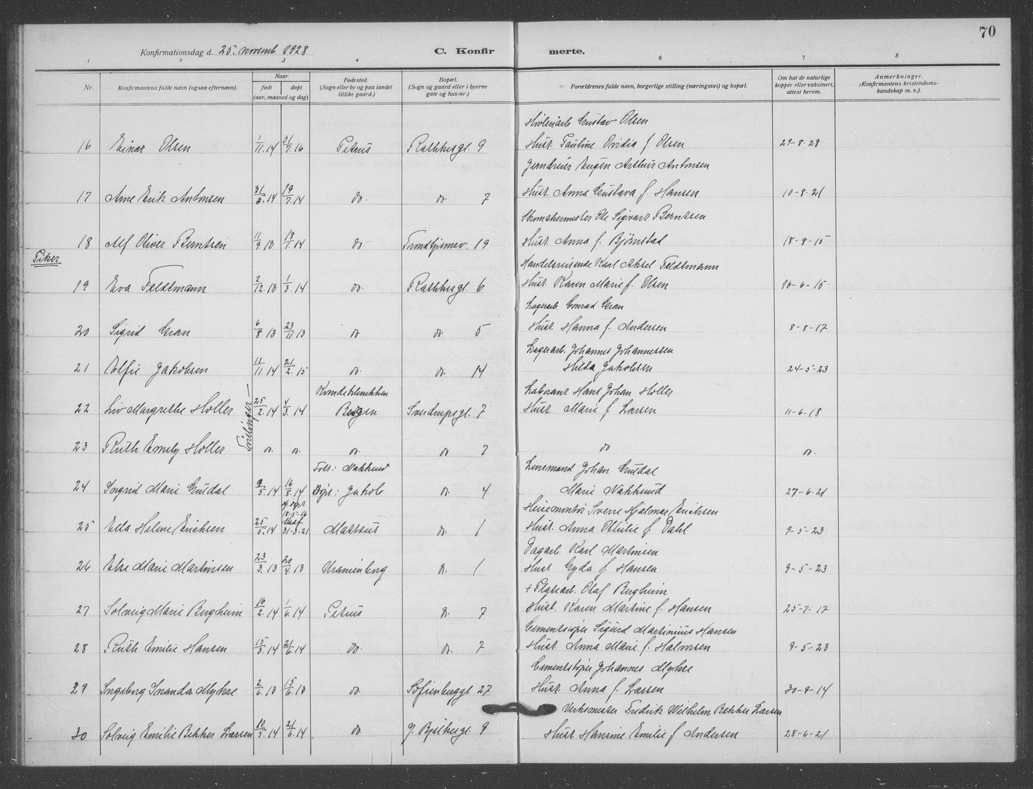Matteus prestekontor Kirkebøker, SAO/A-10870/F/Fa/L0002: Parish register (official) no. 2, 1917-1938, p. 70