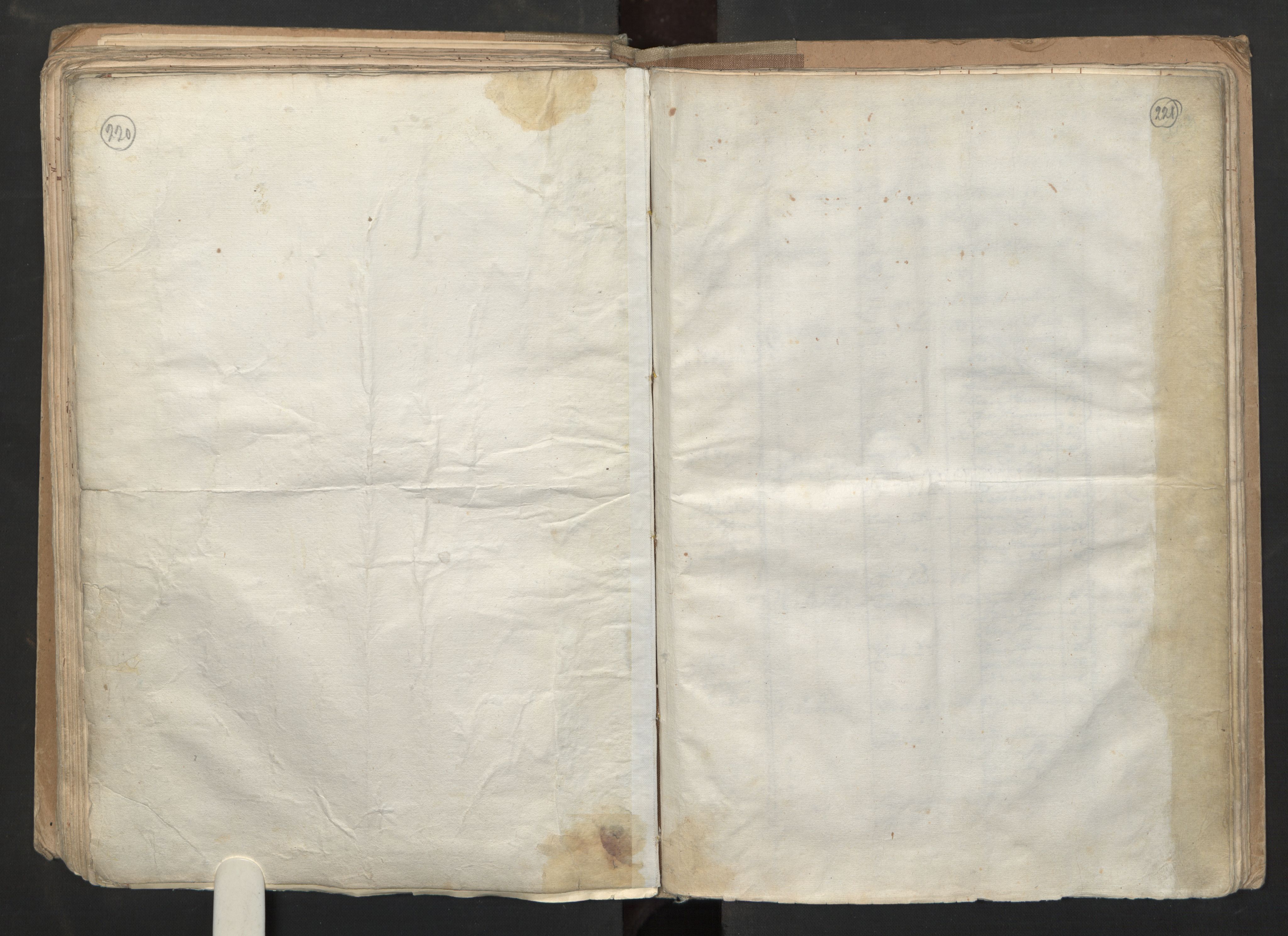 RA, Census (manntall) 1701, no. 6: Sunnhordland fogderi and Hardanger fogderi, 1701, p. 220-221