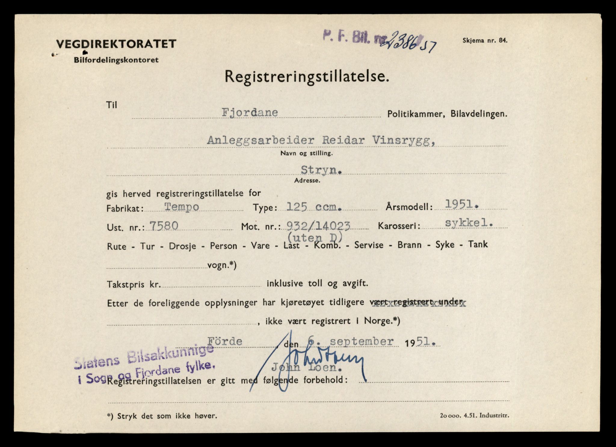 Møre og Romsdal vegkontor - Ålesund trafikkstasjon, AV/SAT-A-4099/F/Fe/L0040: Registreringskort for kjøretøy T 13531 - T 13709, 1927-1998, p. 2907