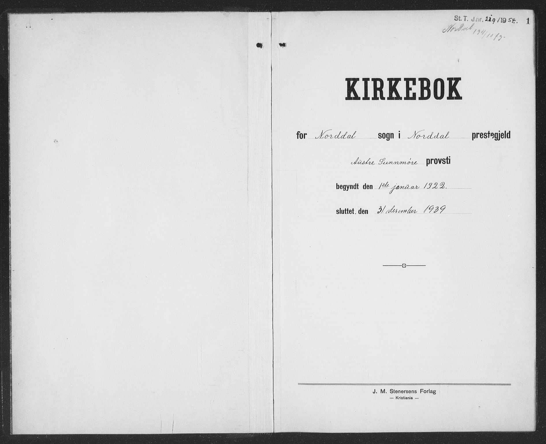 Ministerialprotokoller, klokkerbøker og fødselsregistre - Møre og Romsdal, AV/SAT-A-1454/519/L0266: Parish register (copy) no. 519C07, 1921-1939, p. 1