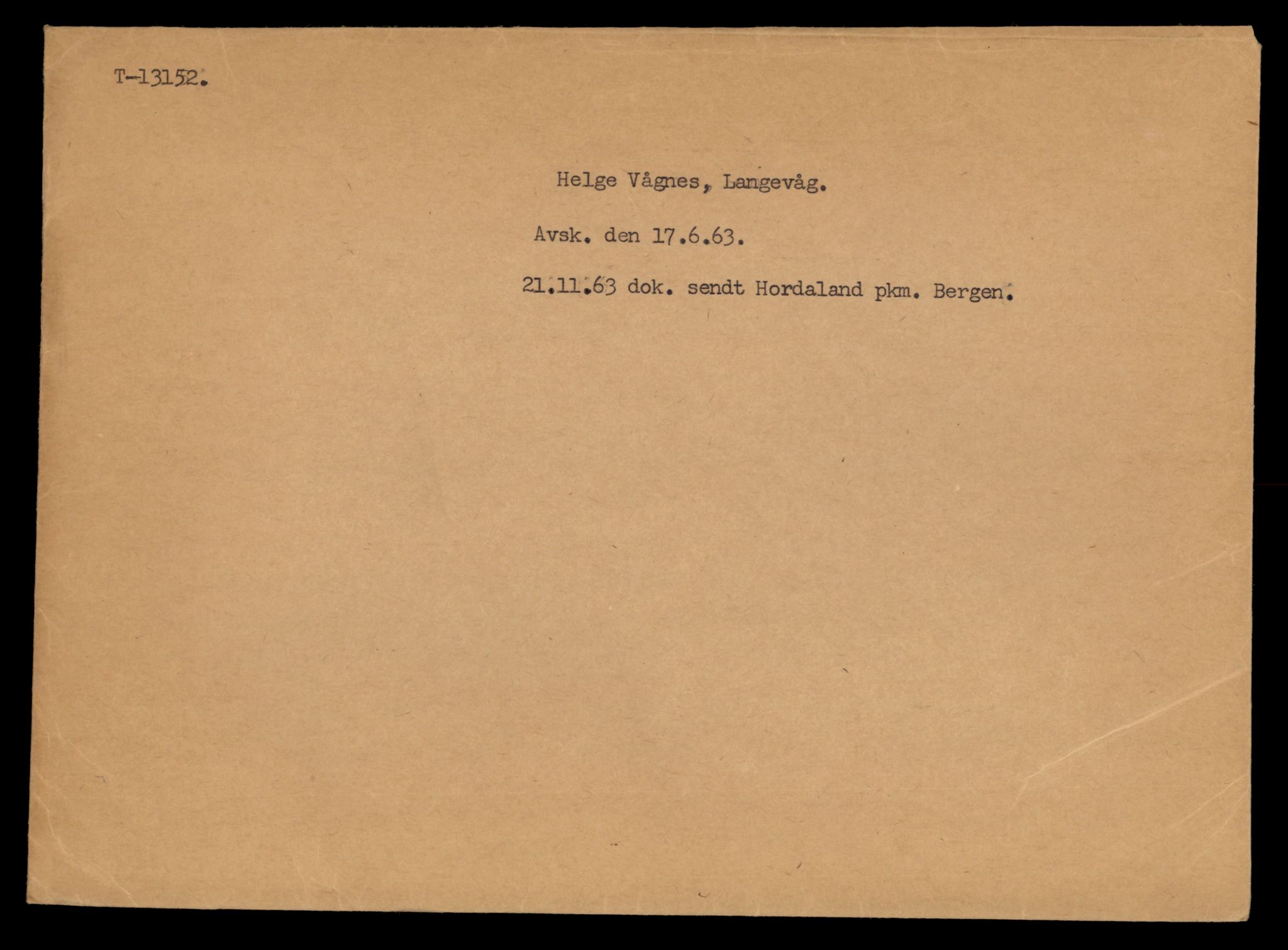 Møre og Romsdal vegkontor - Ålesund trafikkstasjon, AV/SAT-A-4099/F/Fe/L0037: Registreringskort for kjøretøy T 13031 - T 13179, 1927-1998, p. 2361