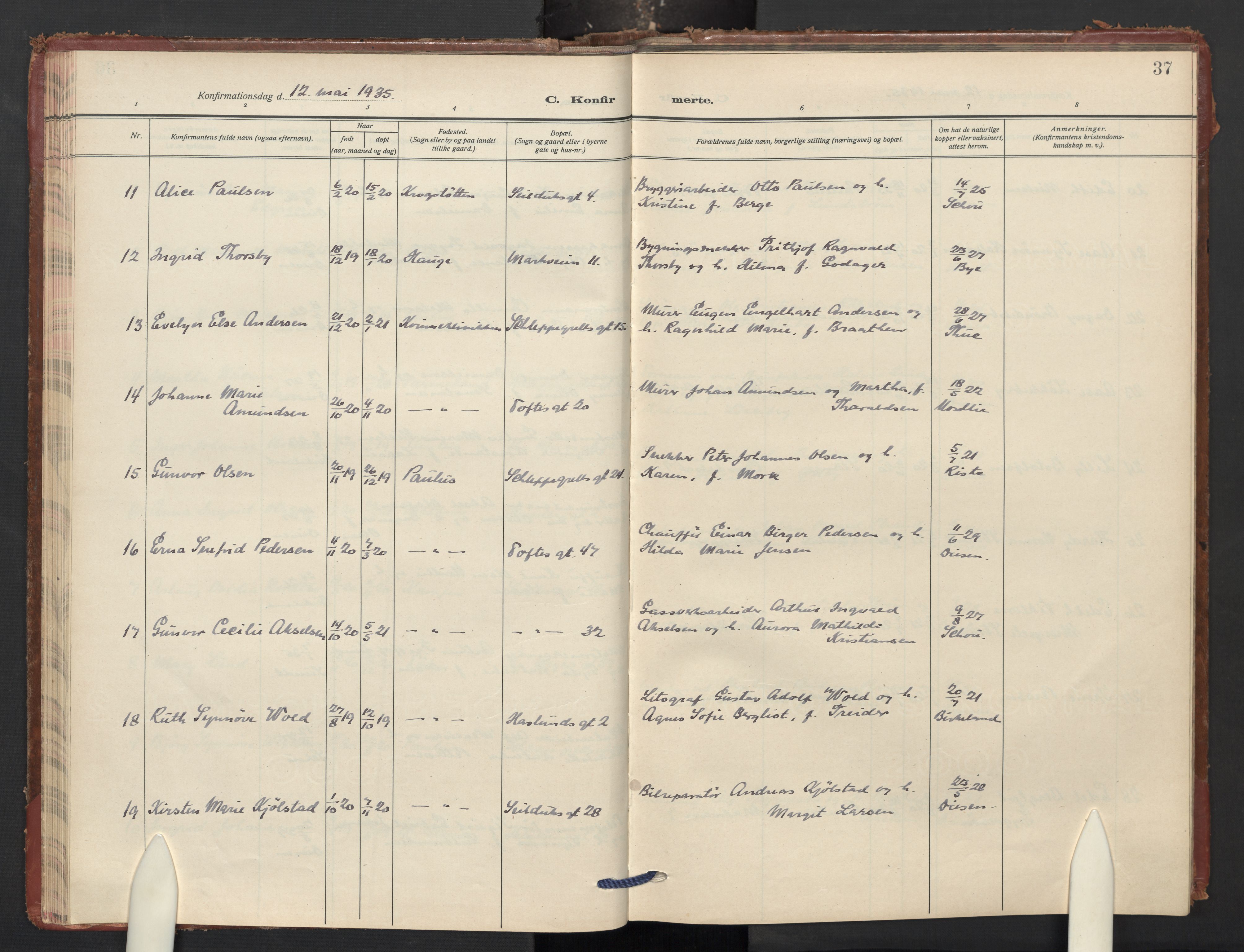 Paulus prestekontor Kirkebøker, AV/SAO-A-10871/F/Fa/L0030: Parish register (official) no. 30, 1932-1955, p. 37