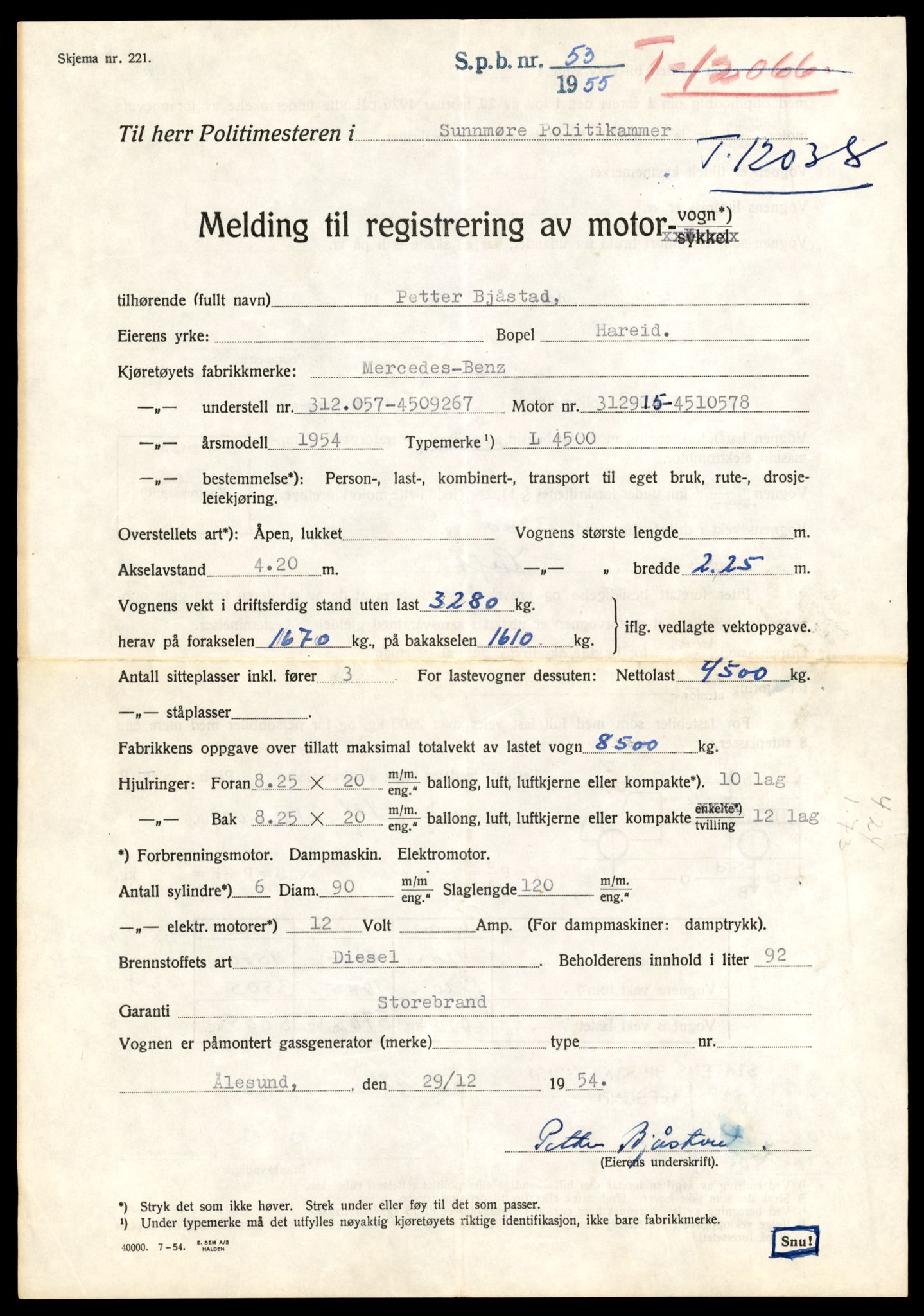 Møre og Romsdal vegkontor - Ålesund trafikkstasjon, AV/SAT-A-4099/F/Fe/L0032: Registreringskort for kjøretøy T 11997 - T 12149, 1927-1998, p. 1335