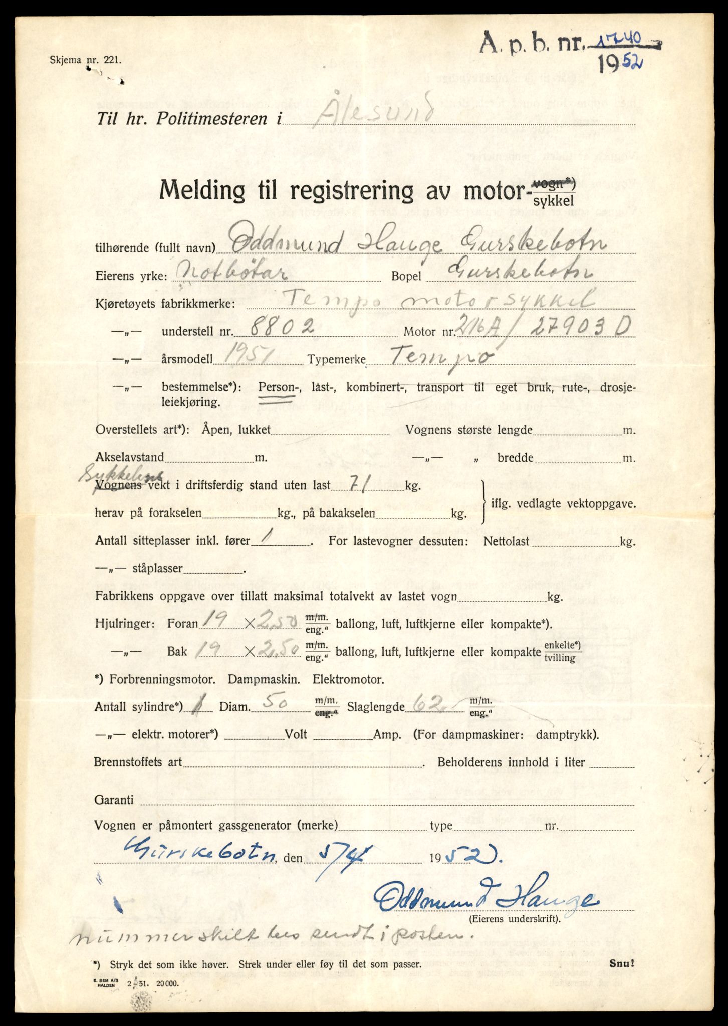 Møre og Romsdal vegkontor - Ålesund trafikkstasjon, AV/SAT-A-4099/F/Fe/L0030: Registreringskort for kjøretøy T 11620 - T 11799, 1927-1998, p. 1883