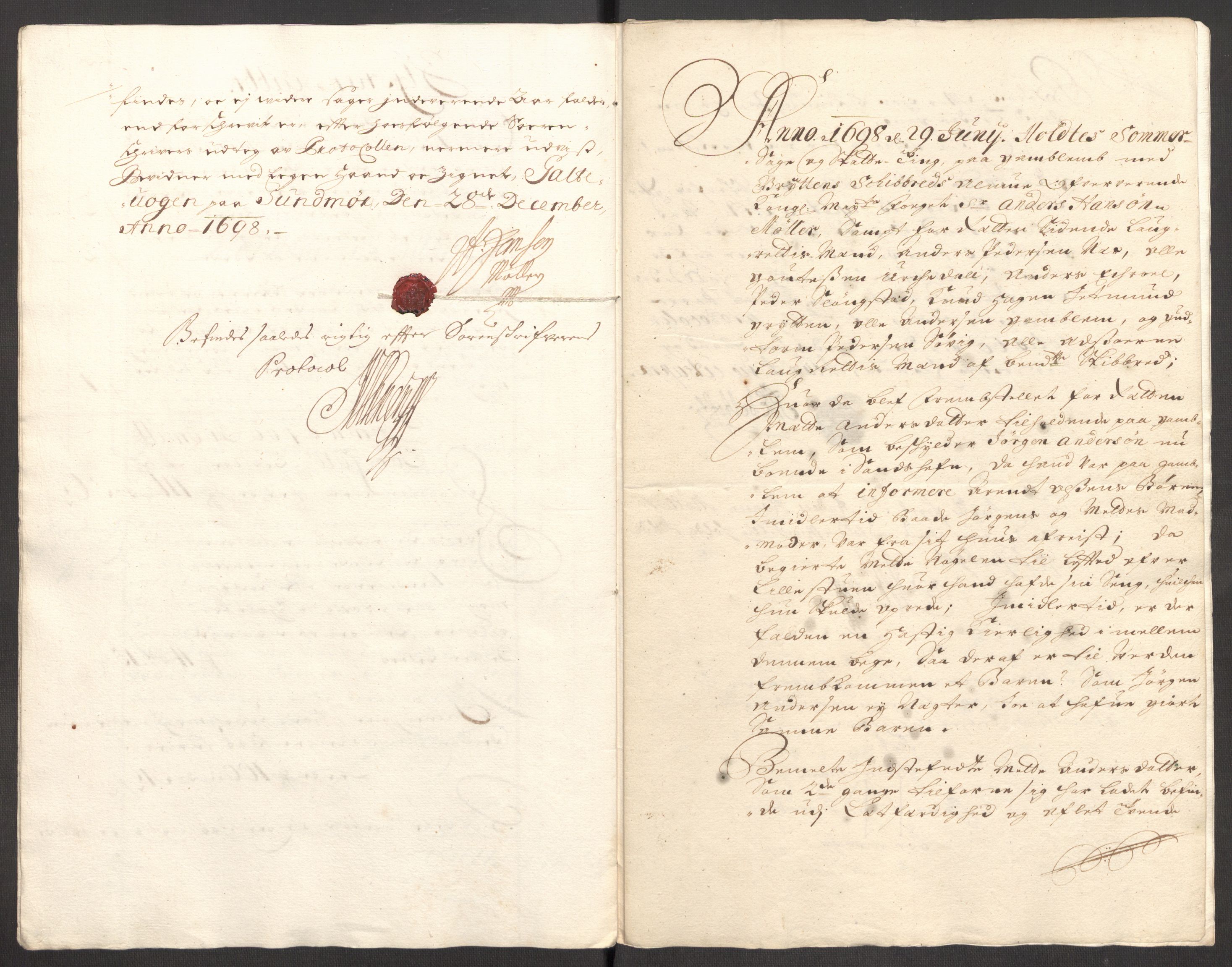 Rentekammeret inntil 1814, Reviderte regnskaper, Fogderegnskap, RA/EA-4092/R54/L3556: Fogderegnskap Sunnmøre, 1696-1698, p. 378