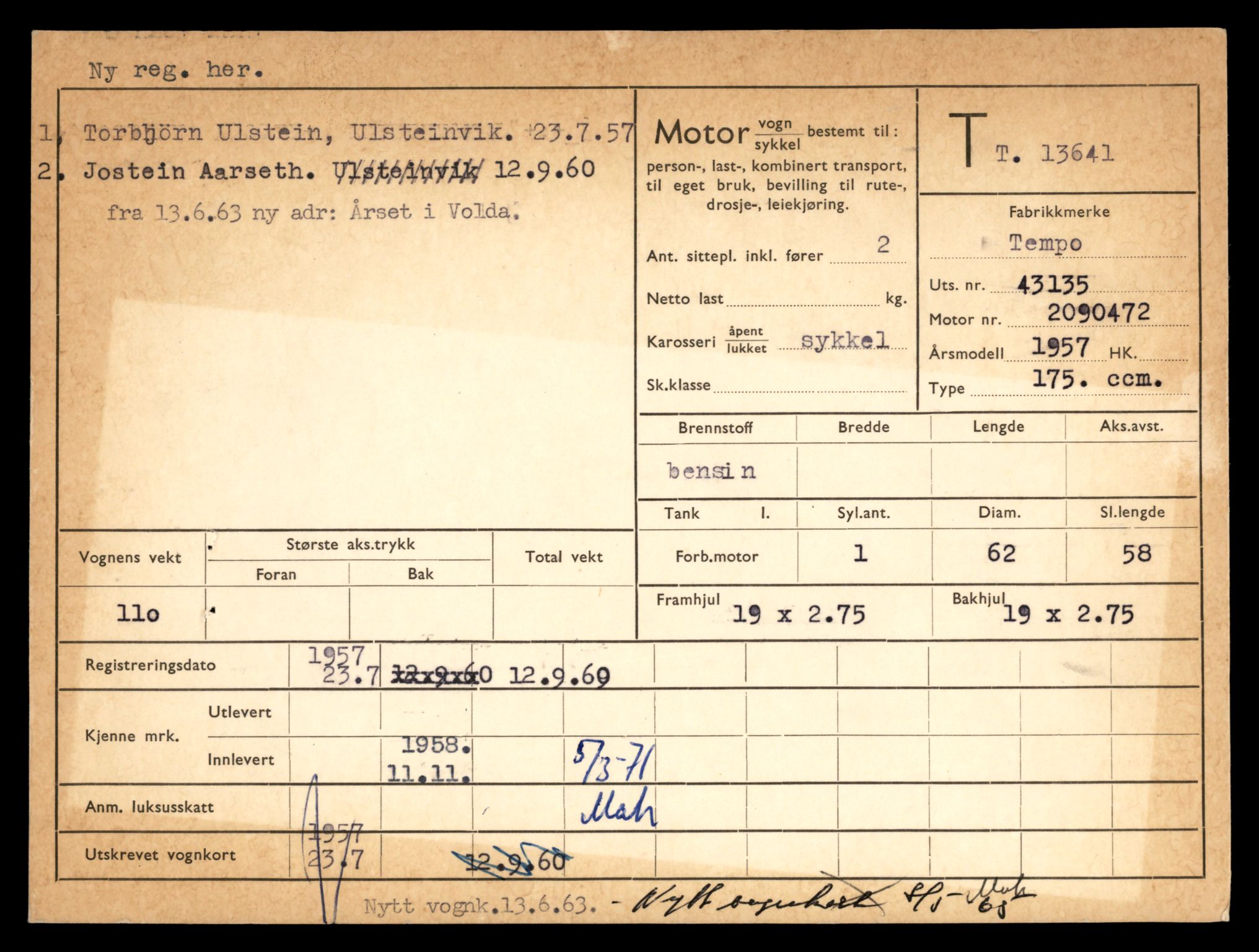 Møre og Romsdal vegkontor - Ålesund trafikkstasjon, AV/SAT-A-4099/F/Fe/L0040: Registreringskort for kjøretøy T 13531 - T 13709, 1927-1998, p. 1927
