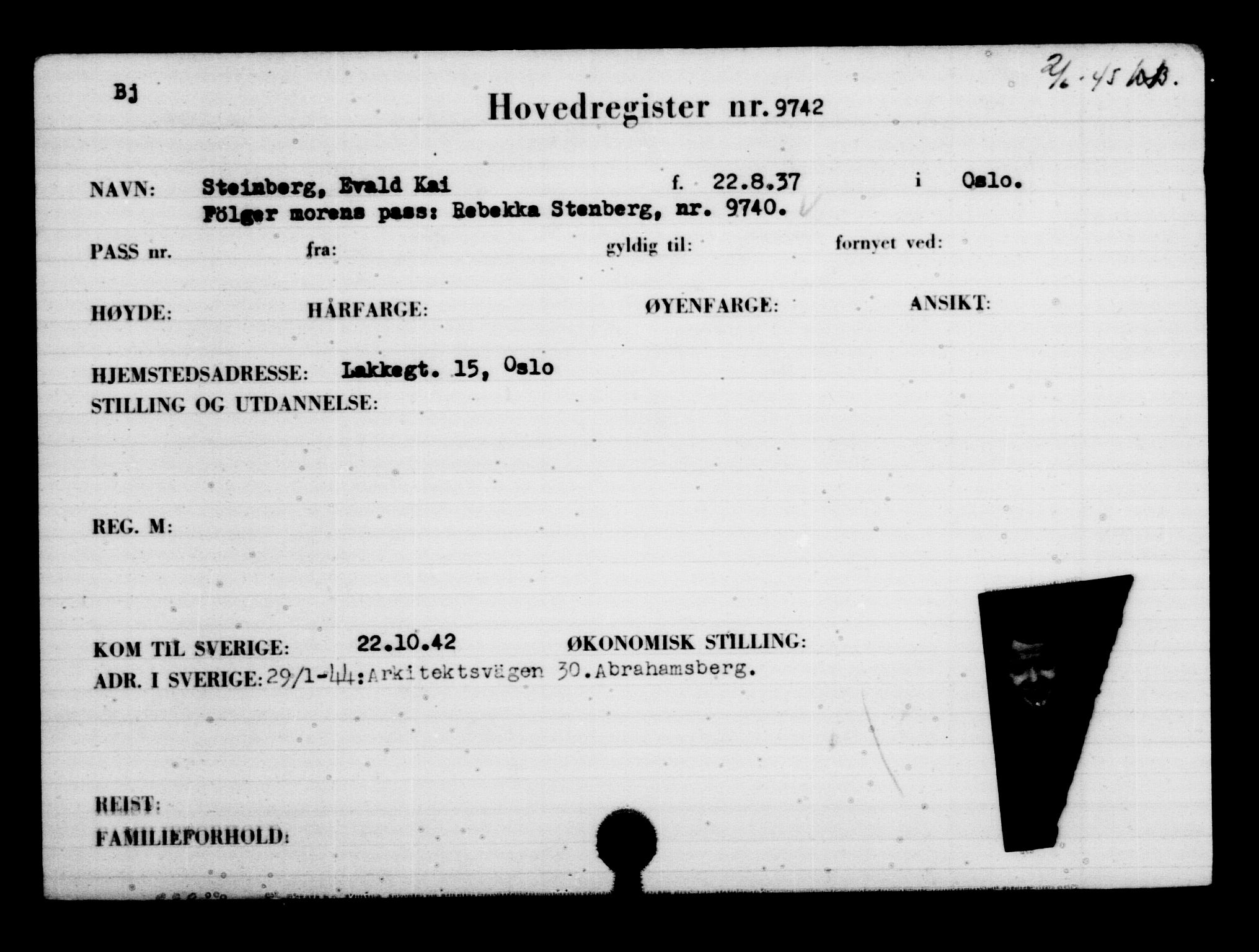 Den Kgl. Norske Legasjons Flyktningskontor, AV/RA-S-6753/V/Va/L0006: Kjesäterkartoteket.  Flyktningenr. 9400-12711, 1940-1945, p. 384