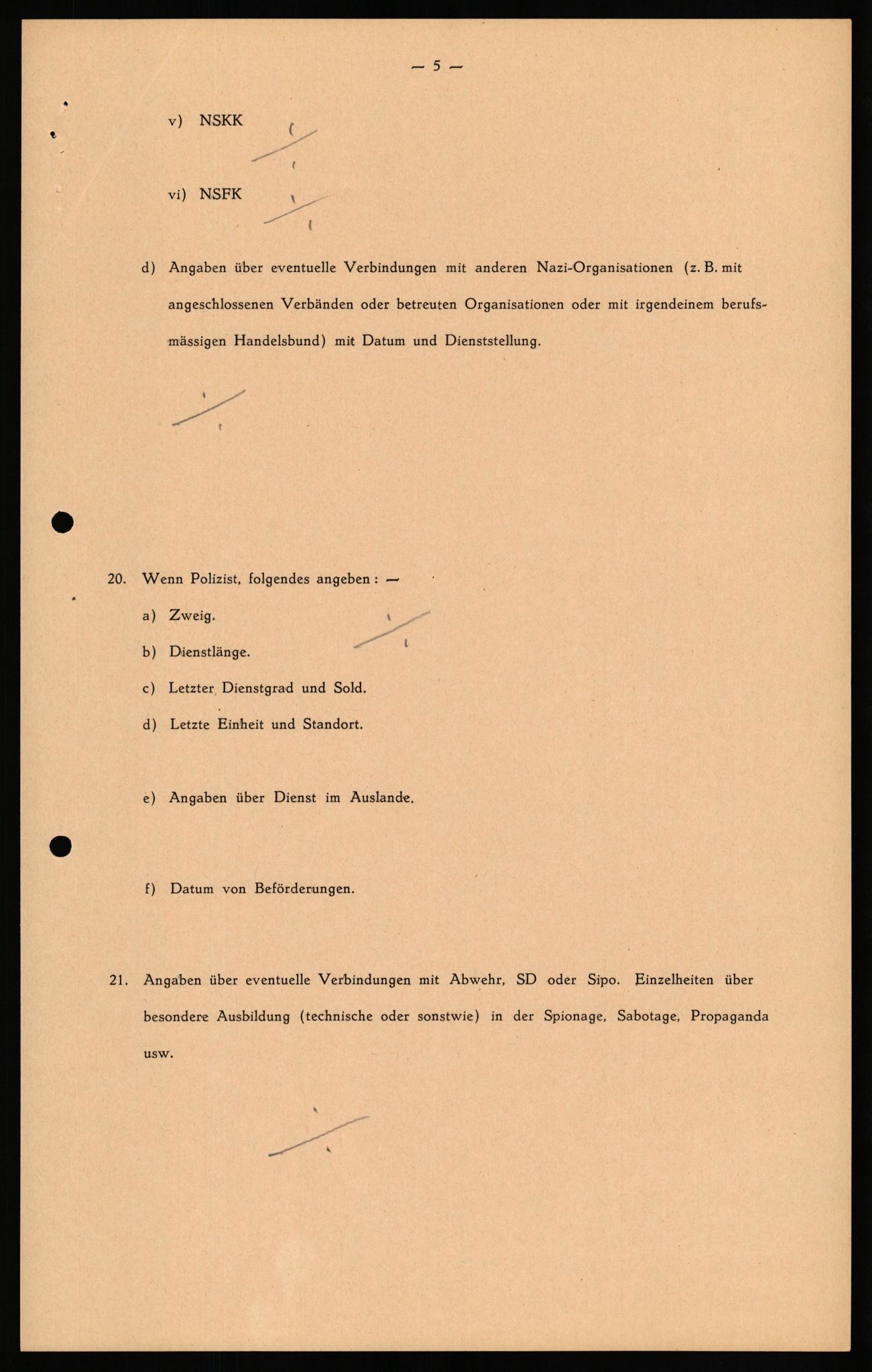 Forsvaret, Forsvarets overkommando II, AV/RA-RAFA-3915/D/Db/L0026: CI Questionaires. Tyske okkupasjonsstyrker i Norge. Tyskere., 1945-1946, p. 11