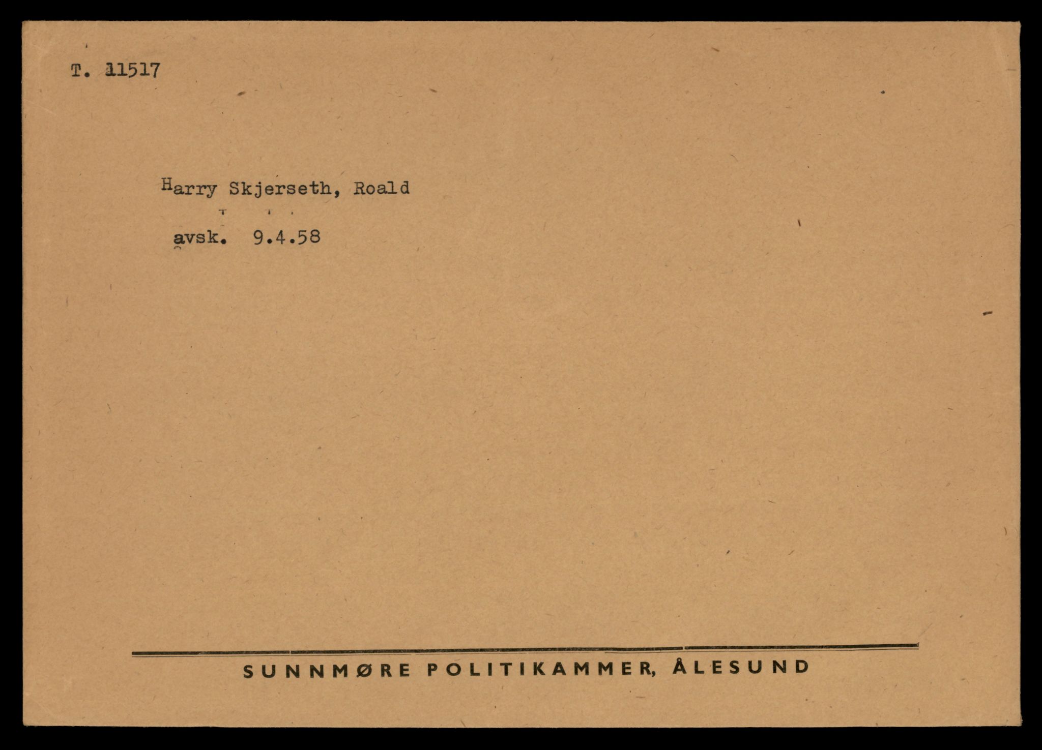 Møre og Romsdal vegkontor - Ålesund trafikkstasjon, AV/SAT-A-4099/F/Fe/L0029: Registreringskort for kjøretøy T 11430 - T 11619, 1927-1998, p. 1588