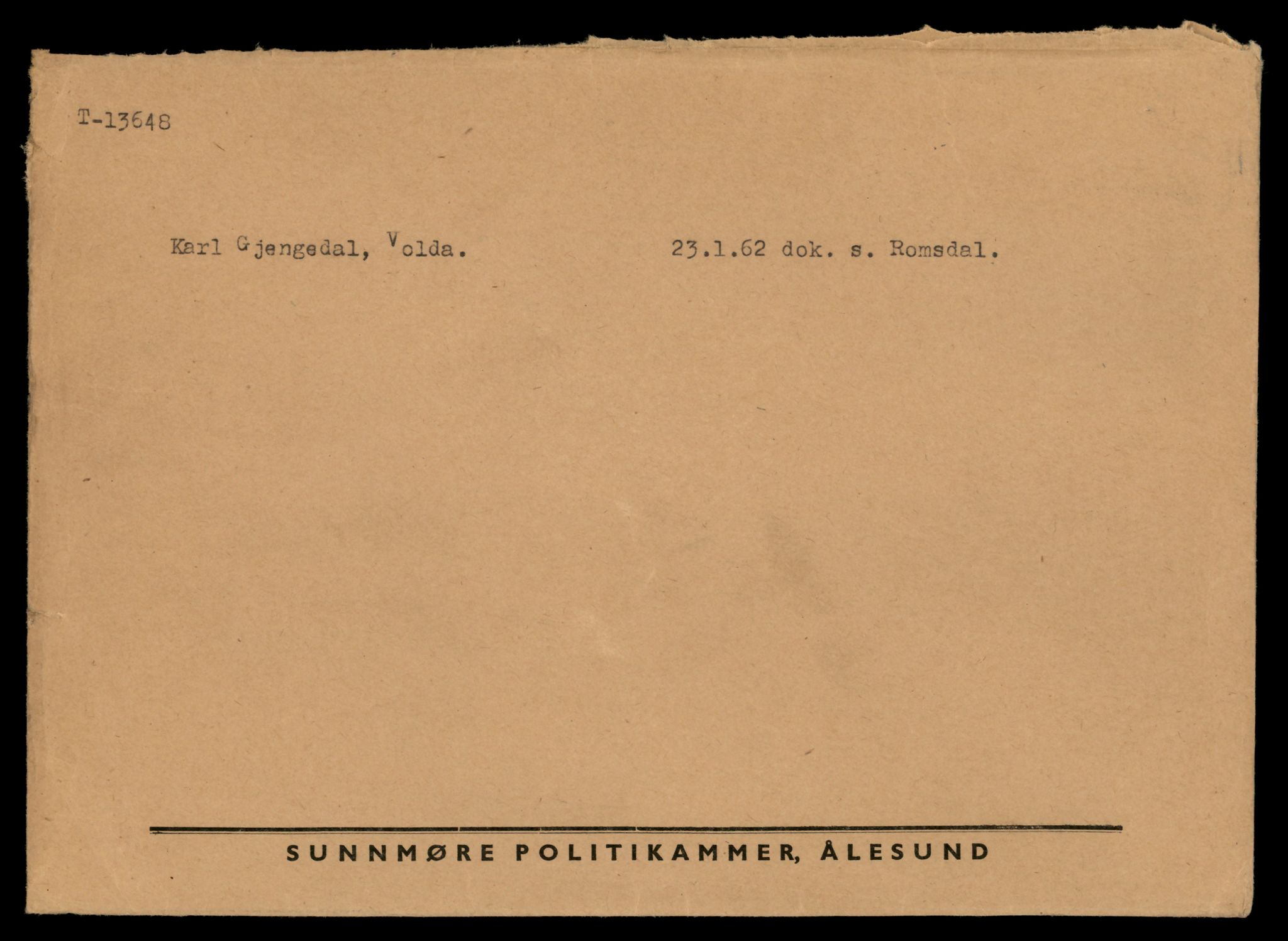 Møre og Romsdal vegkontor - Ålesund trafikkstasjon, AV/SAT-A-4099/F/Fe/L0040: Registreringskort for kjøretøy T 13531 - T 13709, 1927-1998, p. 2077