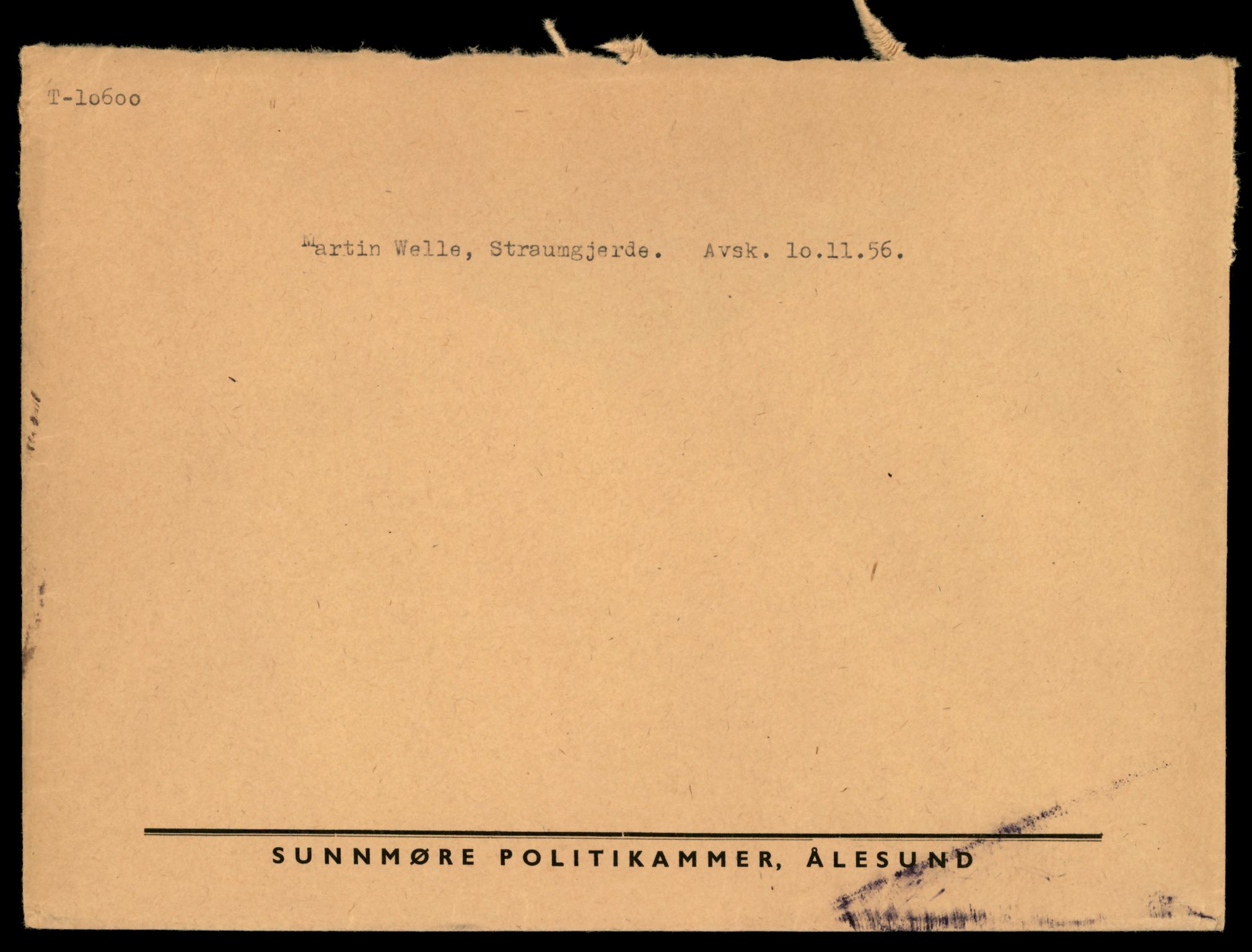 Møre og Romsdal vegkontor - Ålesund trafikkstasjon, AV/SAT-A-4099/F/Fe/L0022: Registreringskort for kjøretøy T 10584 - T 10694, 1927-1998, p. 521