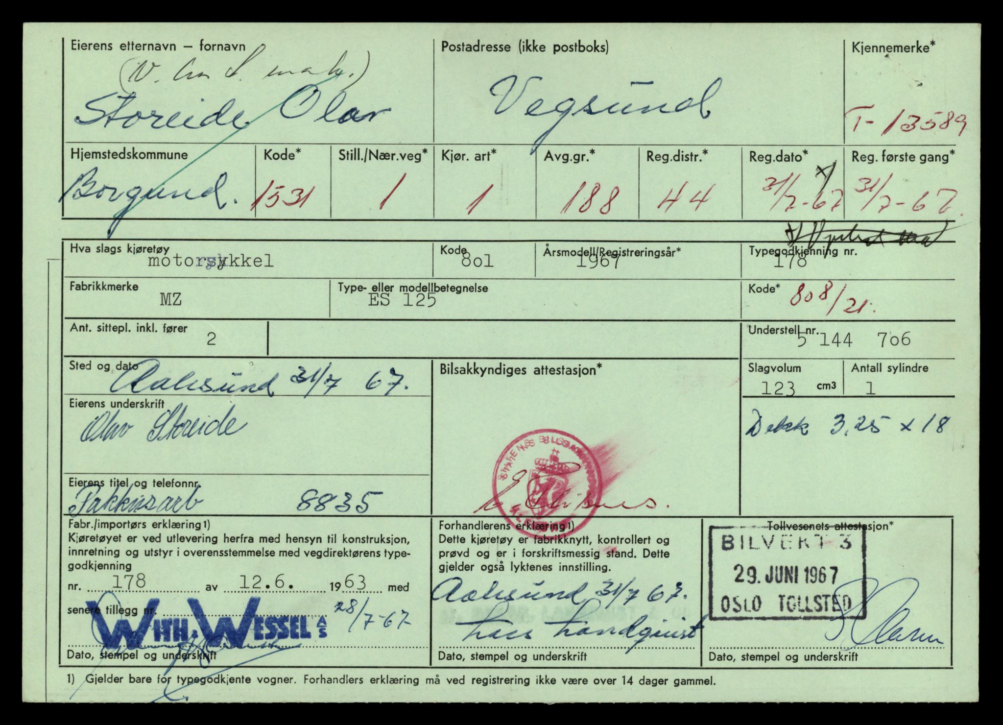 Møre og Romsdal vegkontor - Ålesund trafikkstasjon, AV/SAT-A-4099/F/Fe/L0040: Registreringskort for kjøretøy T 13531 - T 13709, 1927-1998, p. 1069