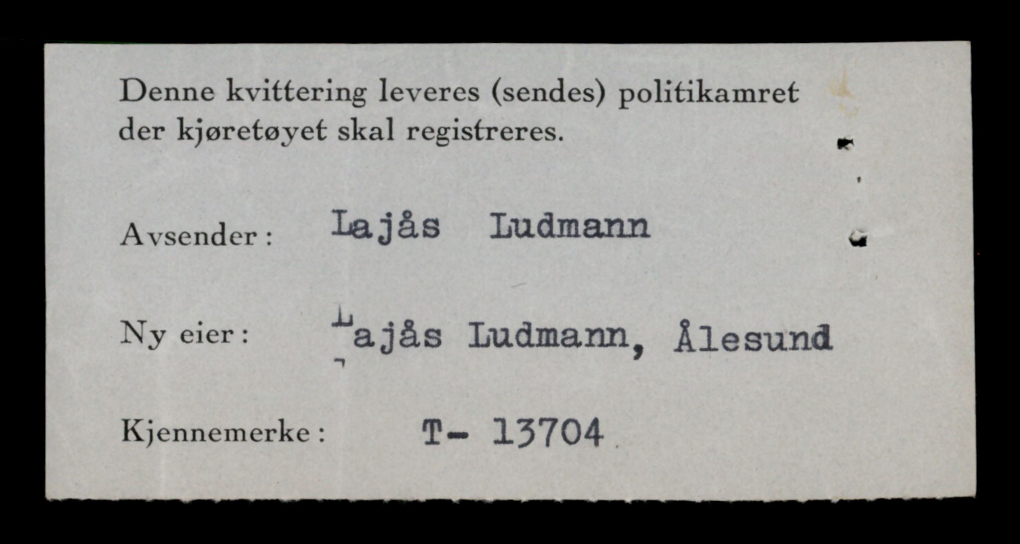 Møre og Romsdal vegkontor - Ålesund trafikkstasjon, AV/SAT-A-4099/F/Fe/L0040: Registreringskort for kjøretøy T 13531 - T 13709, 1927-1998, p. 2982