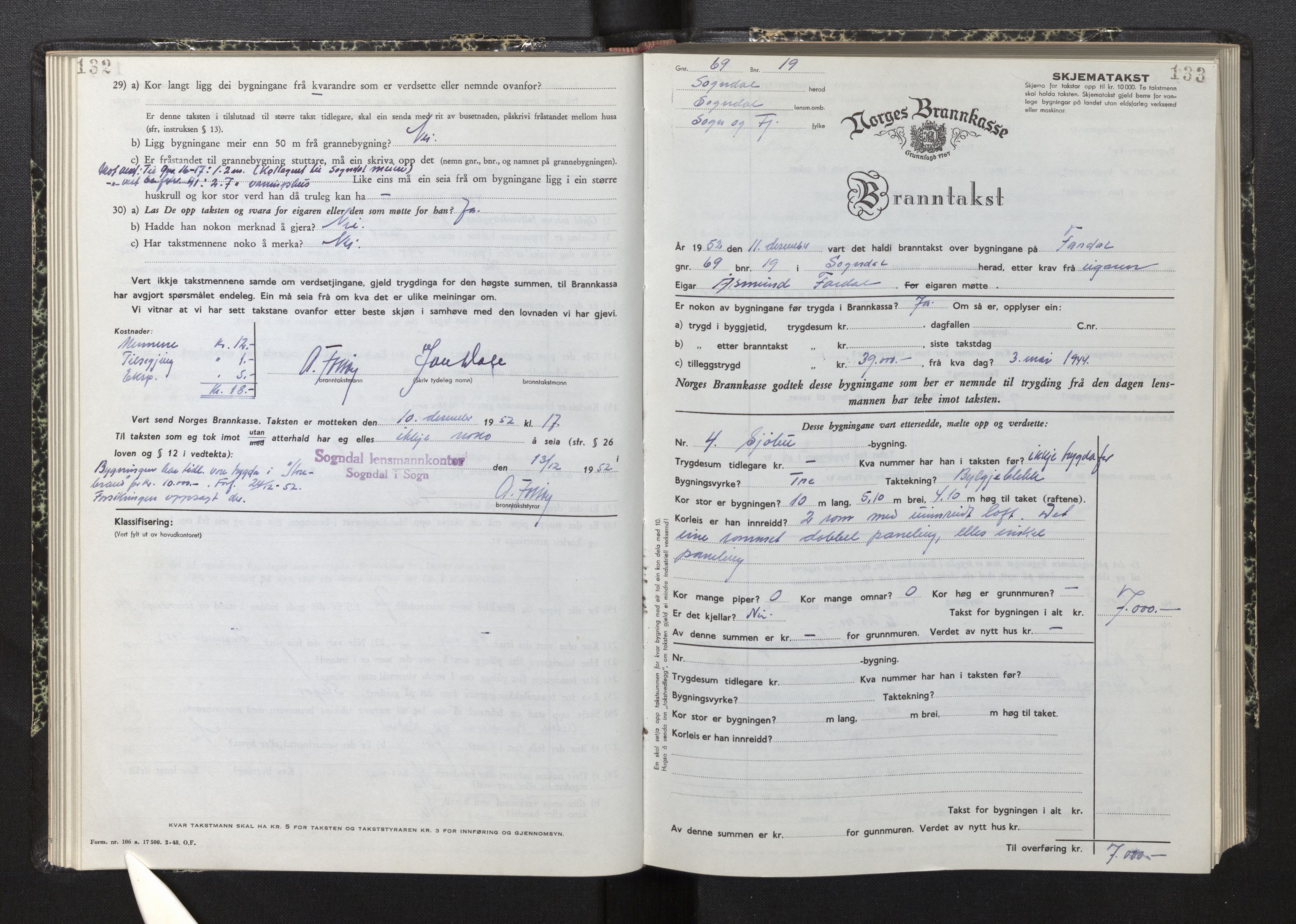 Lensmannen i Sogndal, AV/SAB-A-29901/0012/L0015: Branntakstprotokoll, skjematakst, 1950-1955, p. 132-133