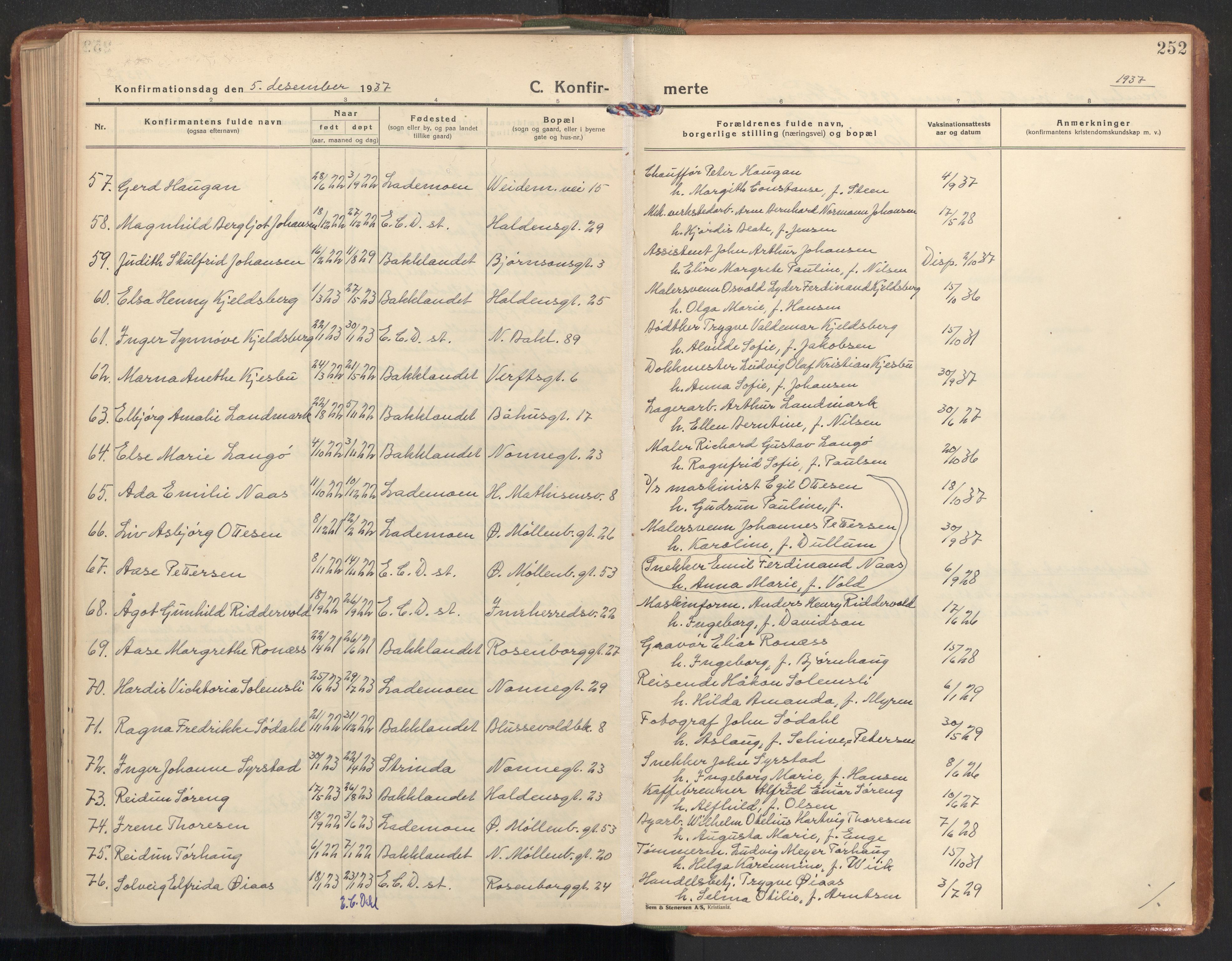 Ministerialprotokoller, klokkerbøker og fødselsregistre - Sør-Trøndelag, AV/SAT-A-1456/604/L0208: Parish register (official) no. 604A28, 1923-1937, p. 252