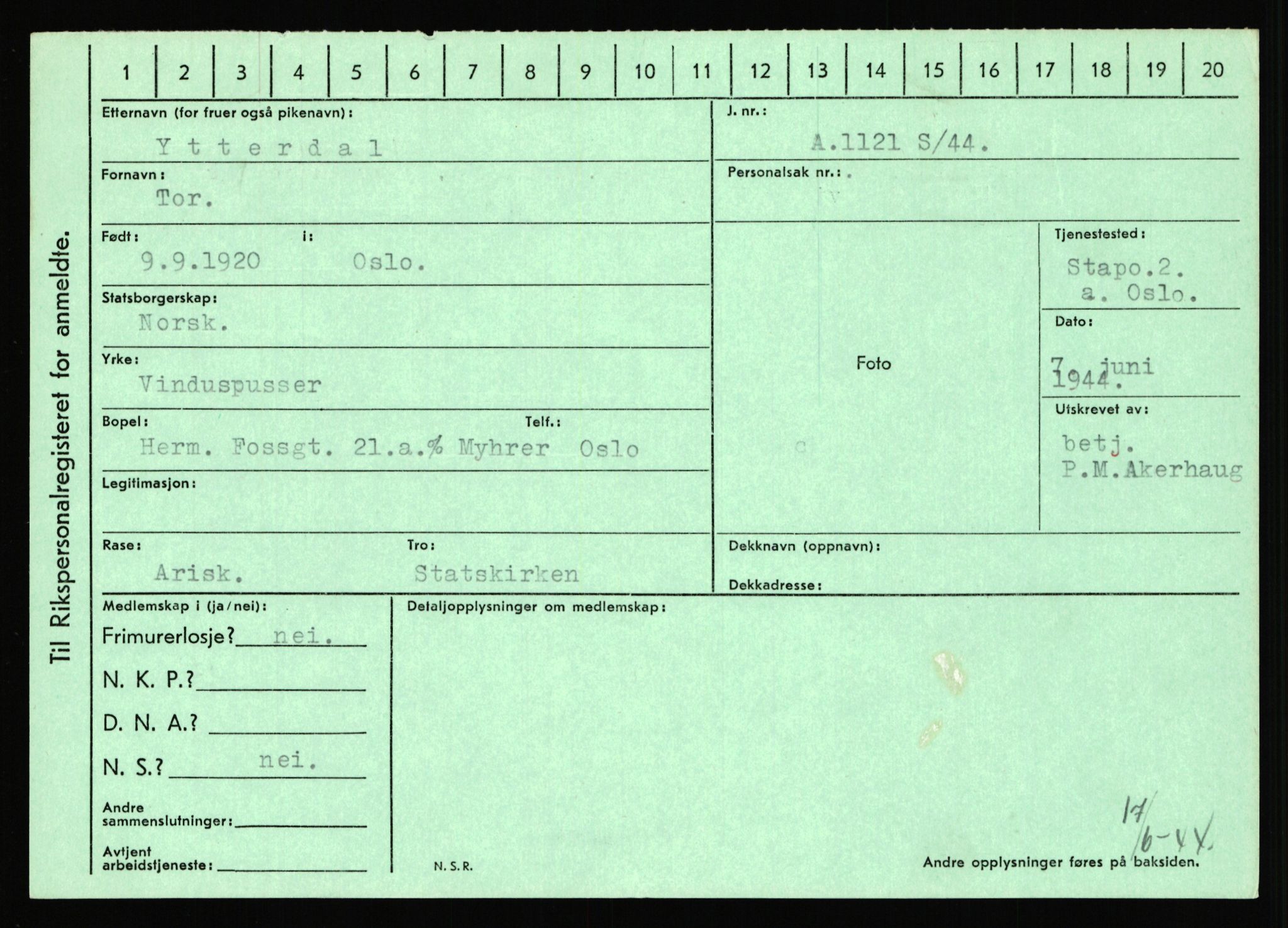 Statspolitiet - Hovedkontoret / Osloavdelingen, AV/RA-S-1329/C/Ca/L0016: Uberg - Øystese, 1943-1945, p. 3255