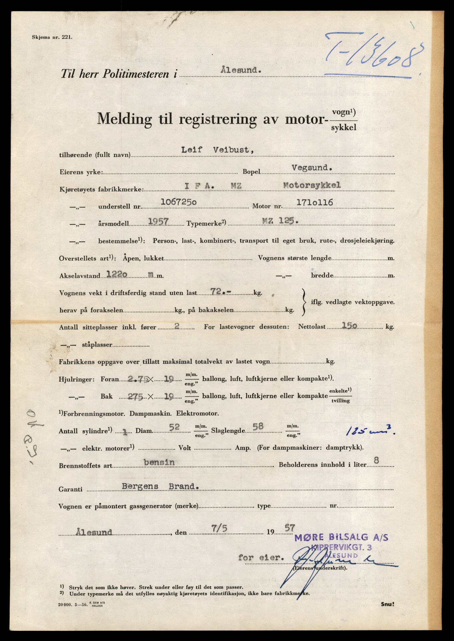 Møre og Romsdal vegkontor - Ålesund trafikkstasjon, AV/SAT-A-4099/F/Fe/L0040: Registreringskort for kjøretøy T 13531 - T 13709, 1927-1998, p. 1408