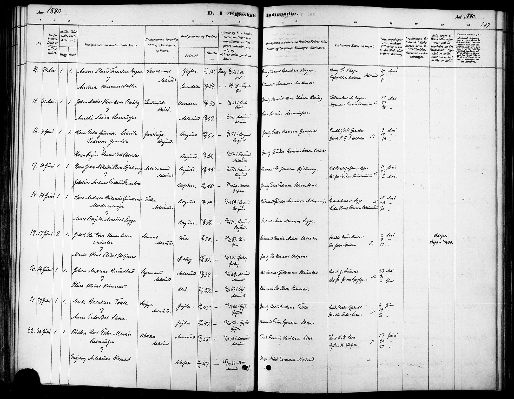 Ministerialprotokoller, klokkerbøker og fødselsregistre - Møre og Romsdal, AV/SAT-A-1454/529/L0454: Parish register (official) no. 529A04, 1878-1885, p. 207