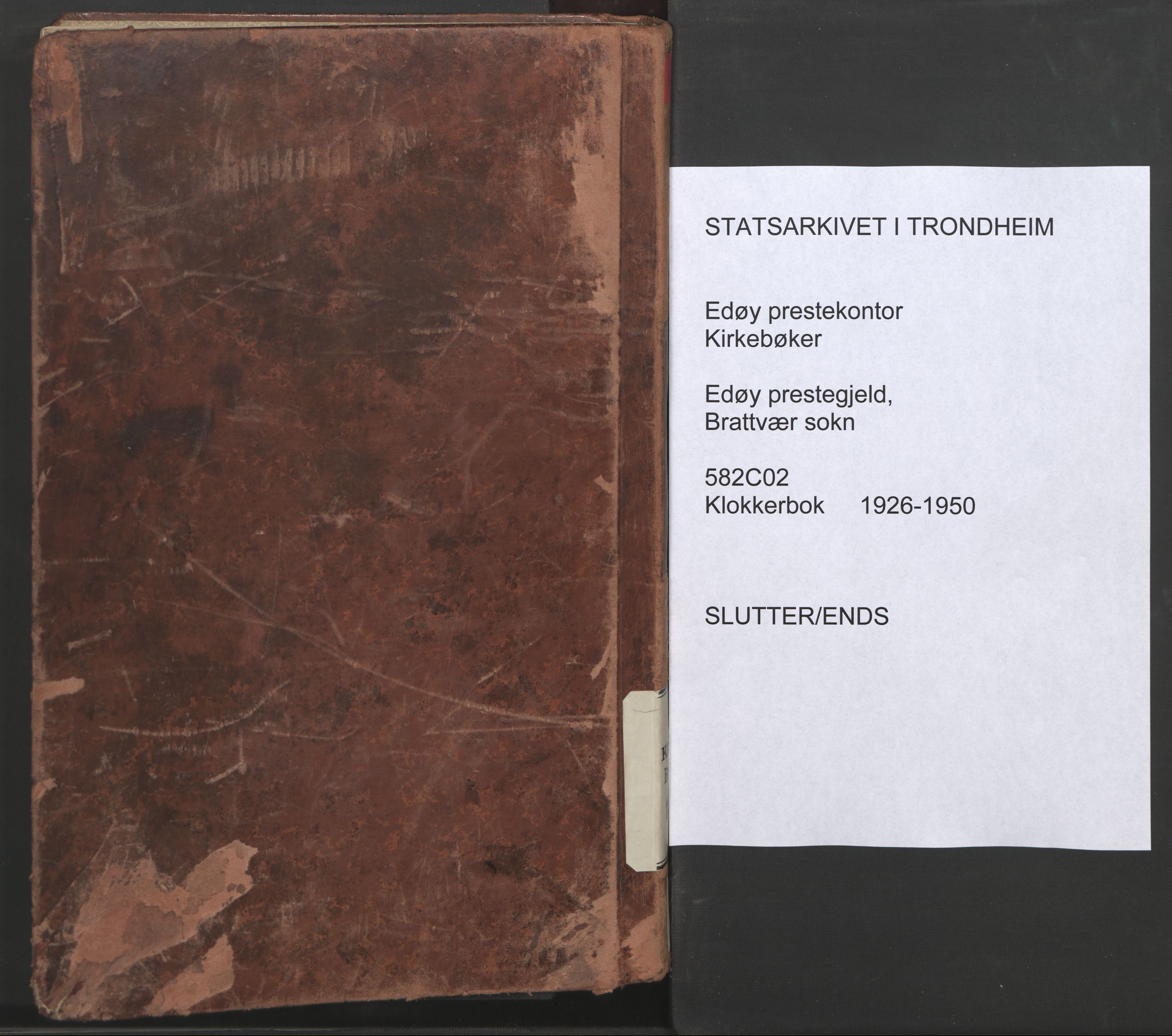 Ministerialprotokoller, klokkerbøker og fødselsregistre - Møre og Romsdal, SAT/A-1454/582/L0950: Parish register (copy) no. 582C02, 1926-1950