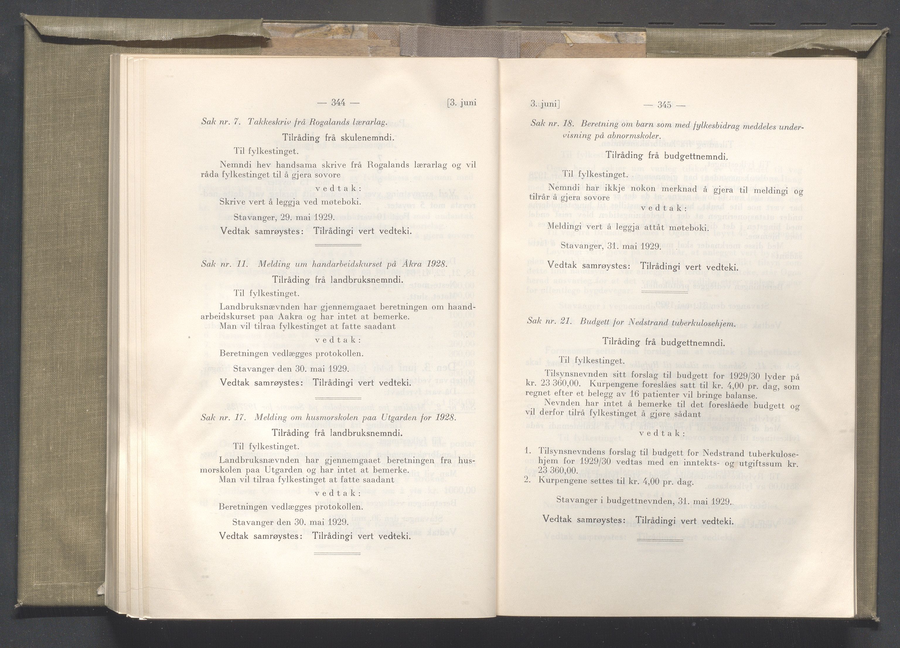 Rogaland fylkeskommune - Fylkesrådmannen , IKAR/A-900/A/Aa/Aaa/L0048: Møtebok , 1929, p. 344-345