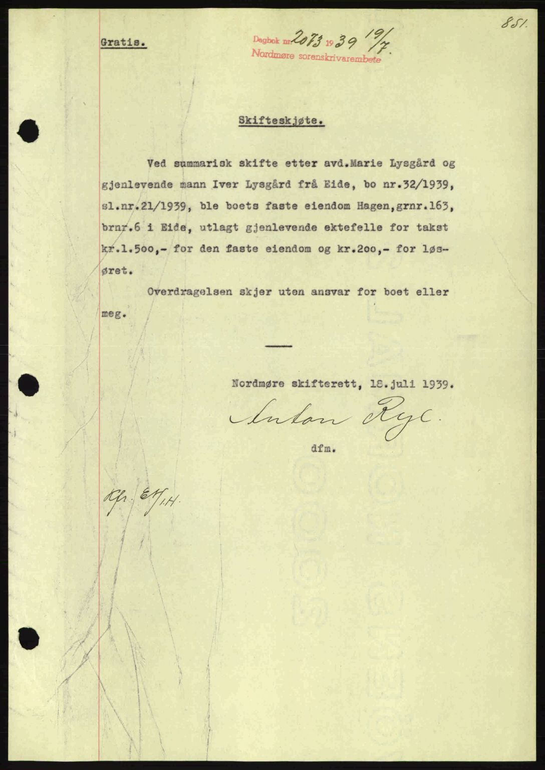 Nordmøre sorenskriveri, AV/SAT-A-4132/1/2/2Ca: Mortgage book no. A86, 1939-1939, Diary no: : 2073/1939