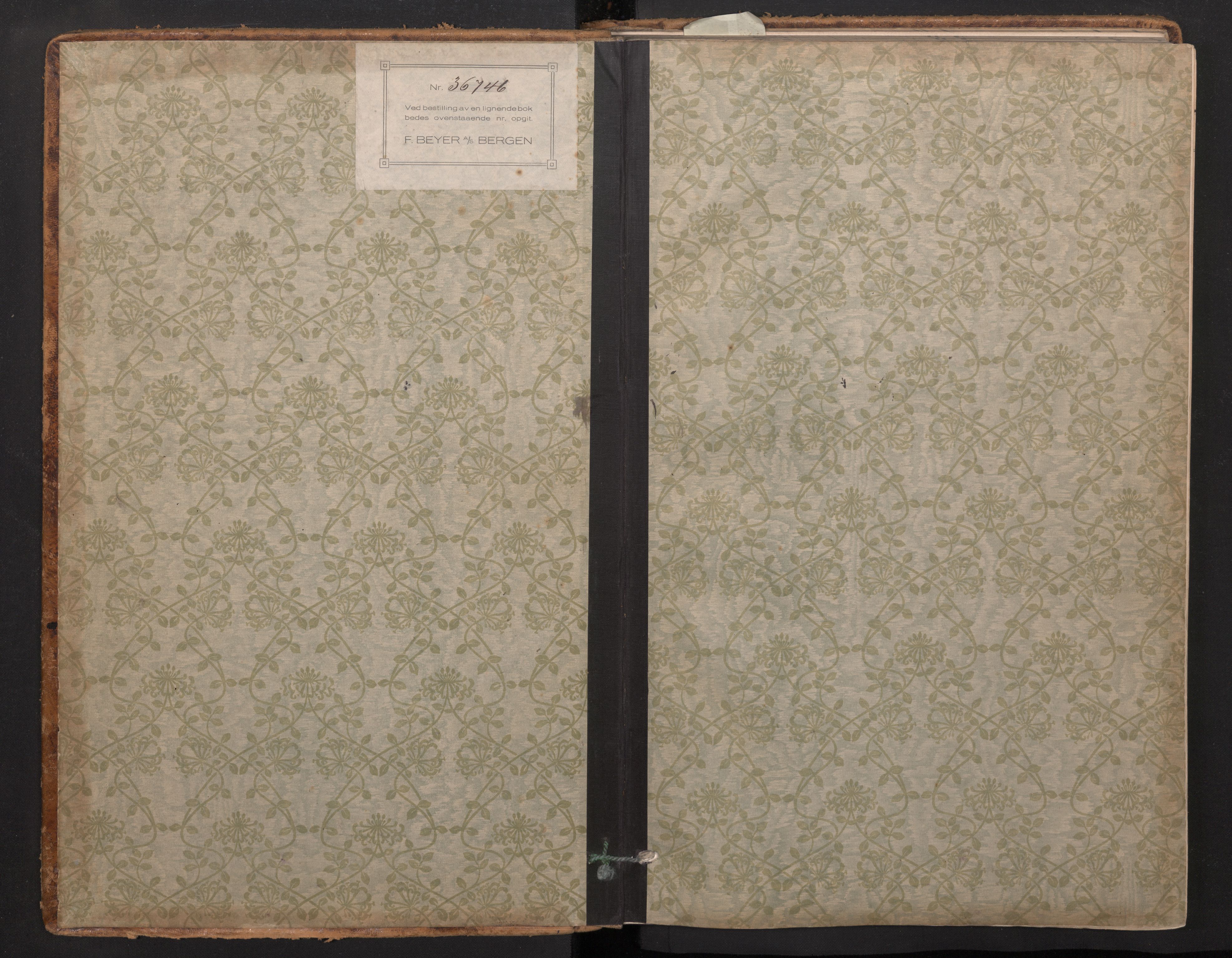 Askøy Sokneprestembete, AV/SAB-A-74101/H/Ha/Haa/Haad/L0002: Parish register (official) no. D 2, 1915-1935