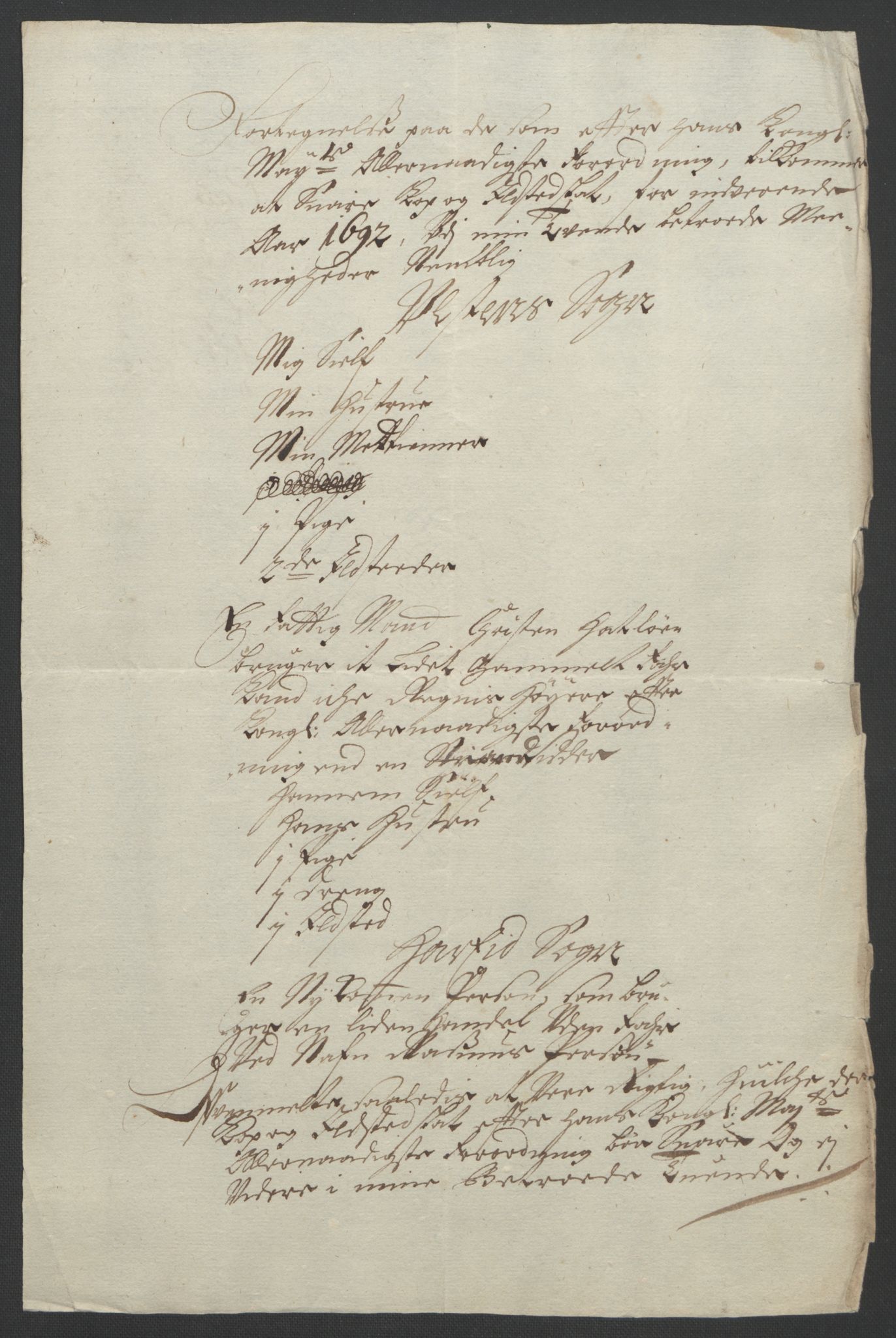 Rentekammeret inntil 1814, Reviderte regnskaper, Fogderegnskap, AV/RA-EA-4092/R54/L3554: Fogderegnskap Sunnmøre, 1691-1693, p. 298