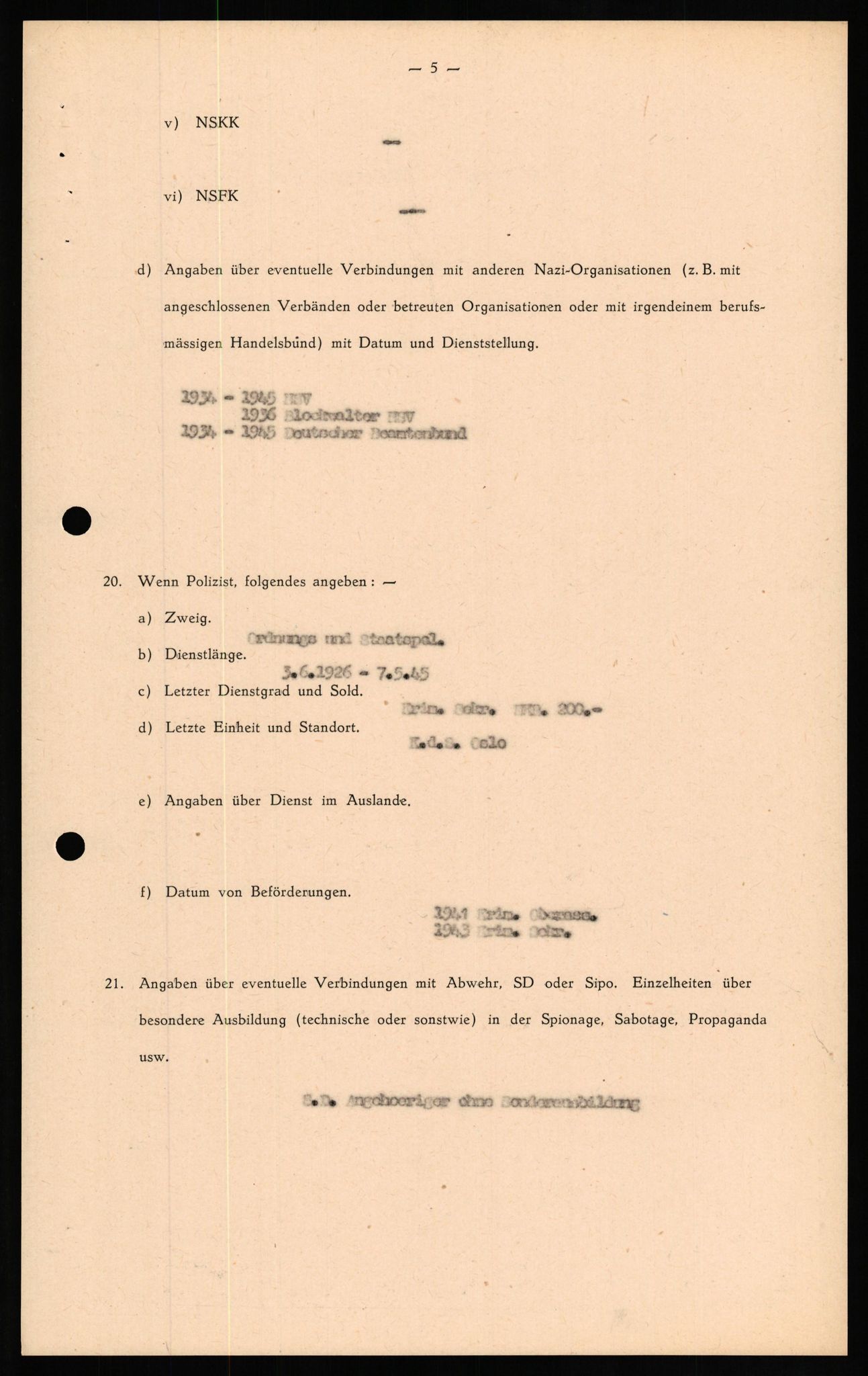 Forsvaret, Forsvarets overkommando II, RA/RAFA-3915/D/Db/L0021: CI Questionaires. Tyske okkupasjonsstyrker i Norge. Tyskere., 1945-1946, p. 126