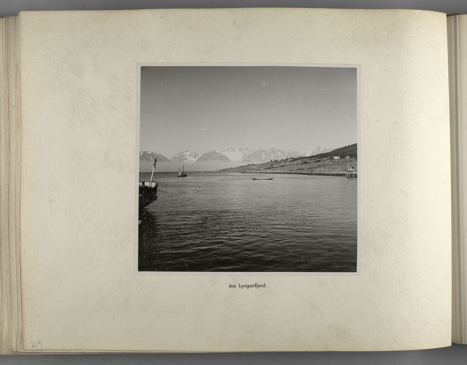 Tyske arkiver, Reichskommissariat, Bildarchiv, RA/RAFA-3309/U/L0071: Fotoalbum: Mit dem Reichskommissar nach Nordnorwegen und Finnland 10. bis 27. Juli 1942, 1942, p. 88