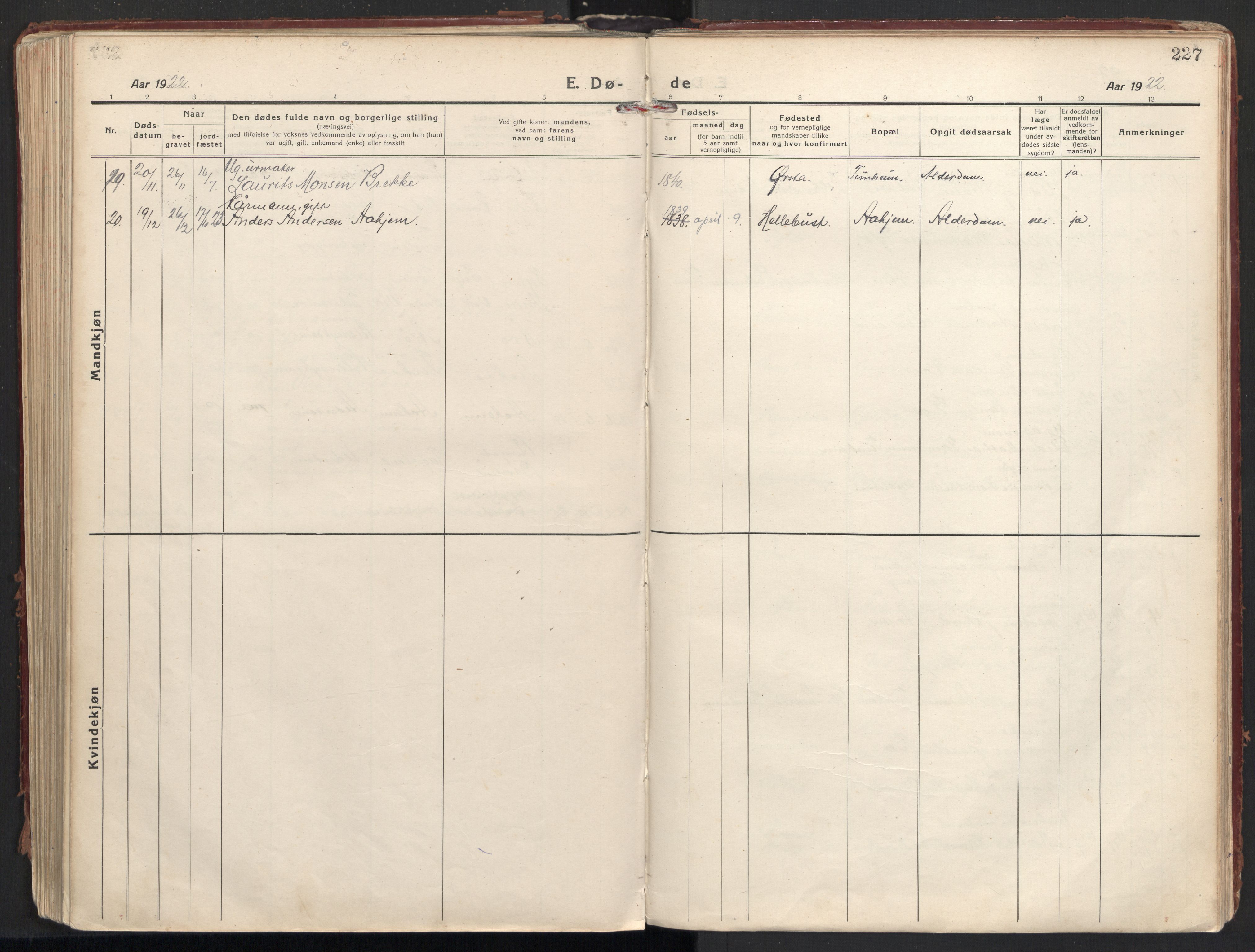 Ministerialprotokoller, klokkerbøker og fødselsregistre - Møre og Romsdal, AV/SAT-A-1454/501/L0012: Parish register (official) no. 501A12, 1920-1946, p. 227