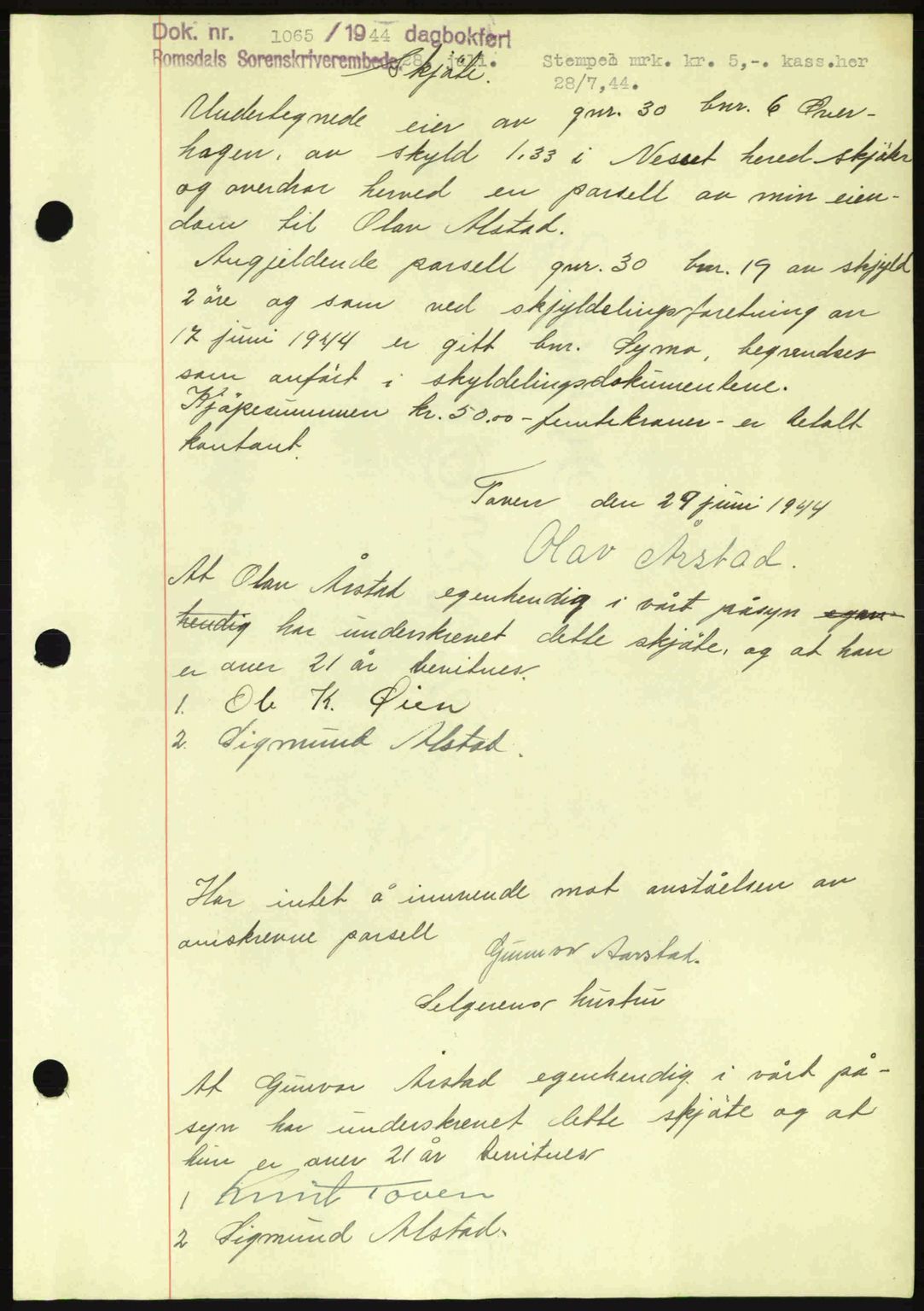 Romsdal sorenskriveri, SAT/A-4149/1/2/2C: Mortgage book no. A16, 1944-1944, Diary no: : 1065/1944