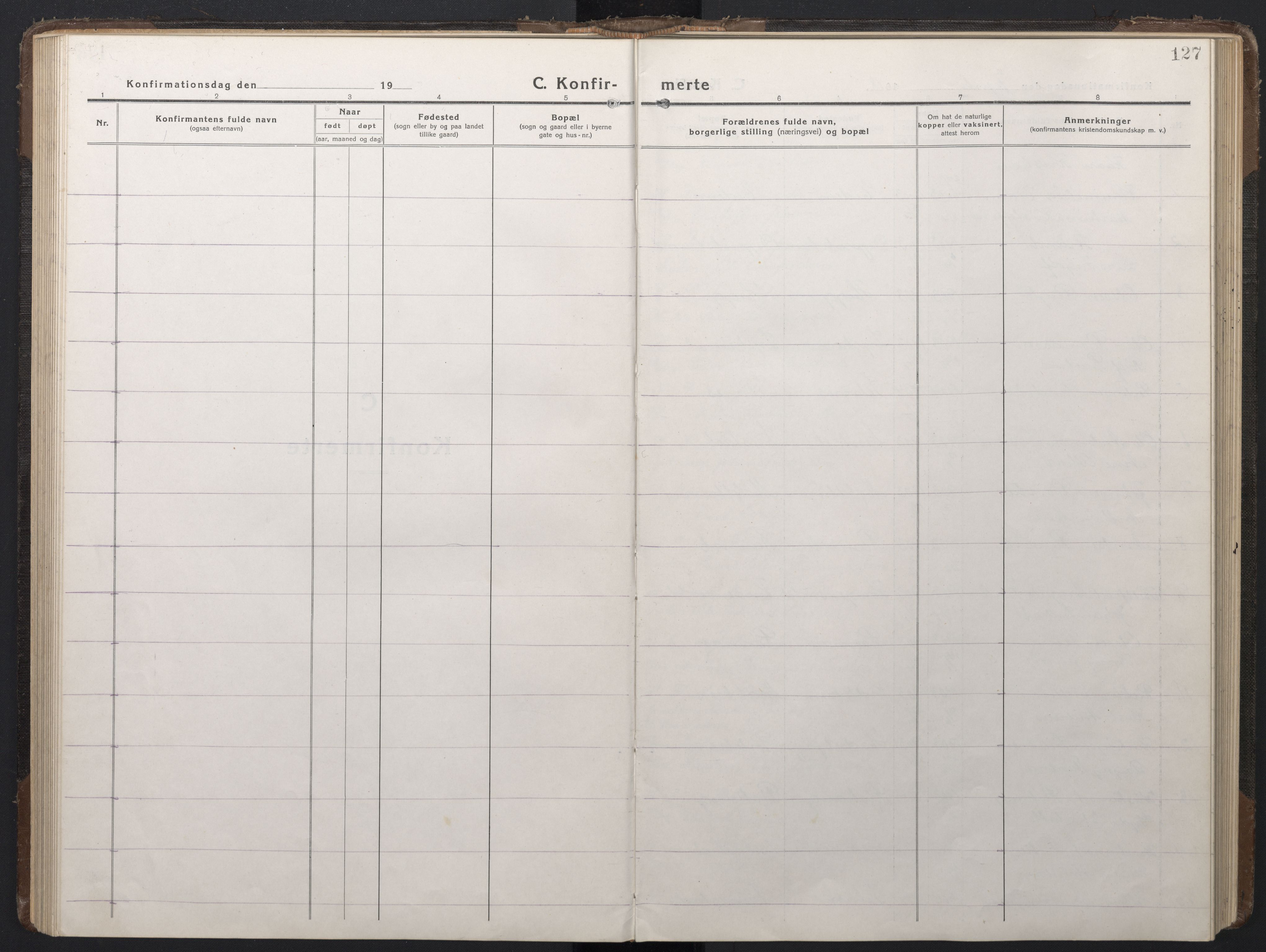 Ministerialprotokoller, klokkerbøker og fødselsregistre - Sør-Trøndelag, AV/SAT-A-1456/662/L0758: Parish register (copy) no. 662C03, 1918-1948, p. 127