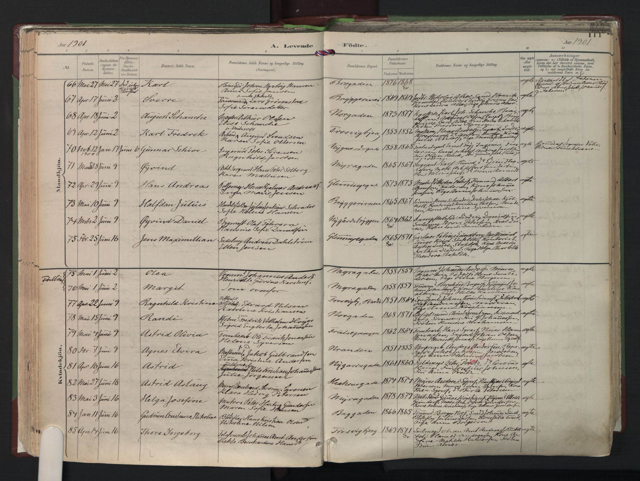 Fredrikstad domkirkes prestekontor Kirkebøker, AV/SAO-A-10906/F/Fa/L0006: Parish register (official) no. I 6, 1894-1914, p. 111
