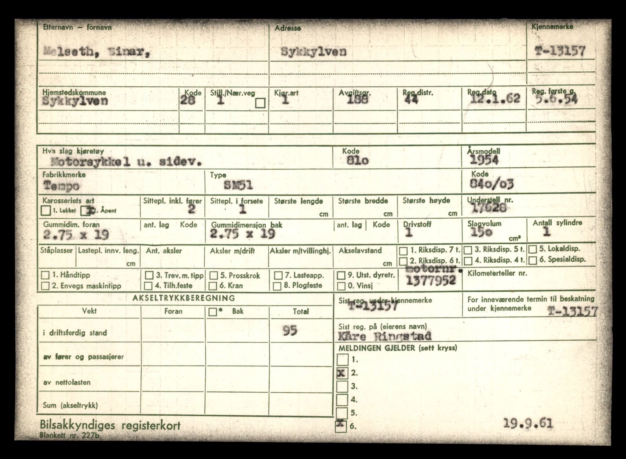 Møre og Romsdal vegkontor - Ålesund trafikkstasjon, AV/SAT-A-4099/F/Fe/L0037: Registreringskort for kjøretøy T 13031 - T 13179, 1927-1998, p. 2487