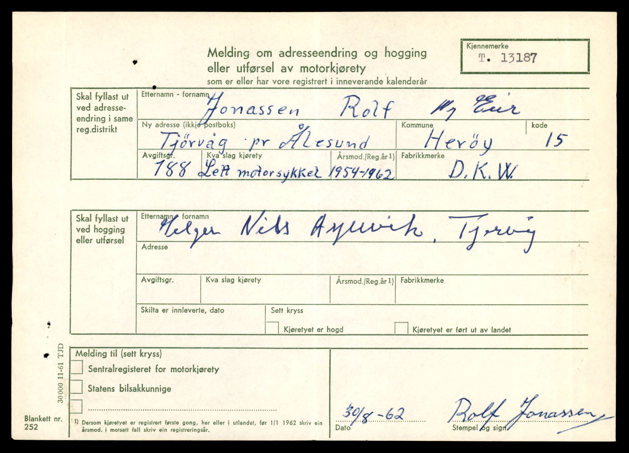 Møre og Romsdal vegkontor - Ålesund trafikkstasjon, AV/SAT-A-4099/F/Fe/L0038: Registreringskort for kjøretøy T 13180 - T 13360, 1927-1998, p. 119